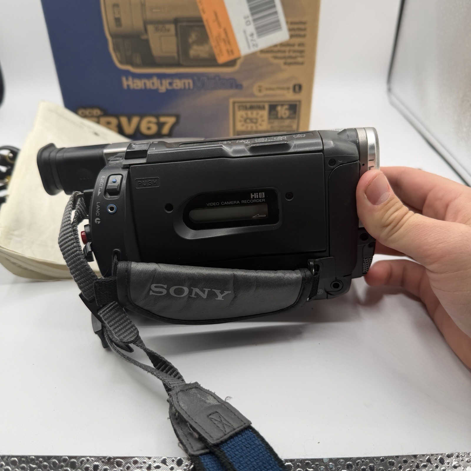 Sony Handycam CCD-TRV67 NTSC Hi8 Camcorder w/ Original Box, Battery TESTED CIB