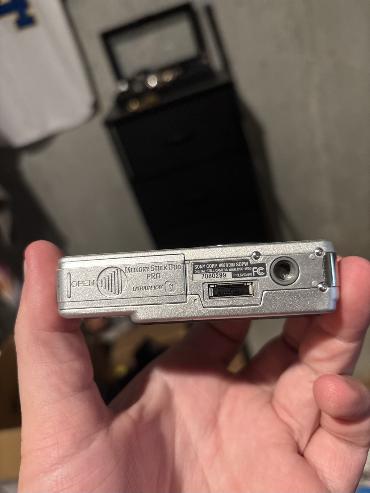 Sony Cyber-shot DSC-W50 Digital Camera 6.0MP w/ Charger, Battery TESTED