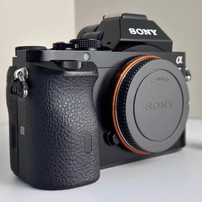 Sony Alpha A7 24.3MP Full Frame Mirrorless Digital Camera Body Only 95%NEW