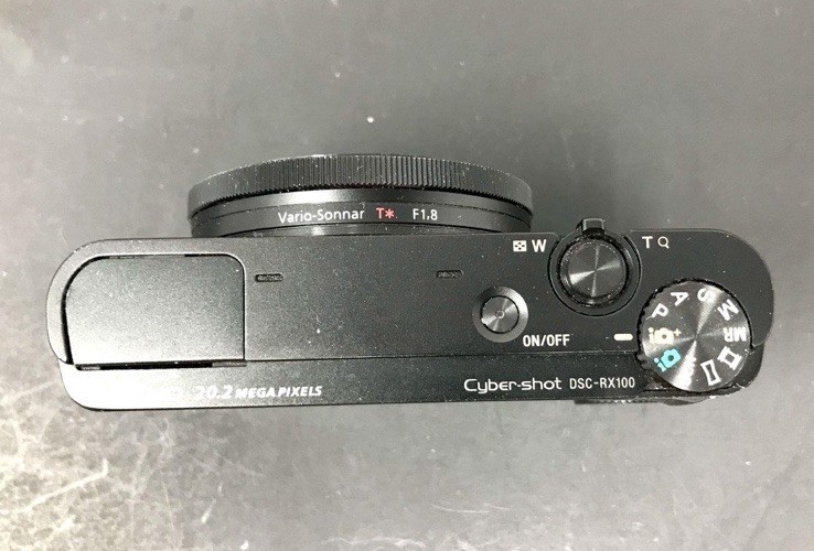 Sony Cyber-shot DSC-RX100 Black Compact Camera 20.2MP 3.6x 3″ LCD f/1.8