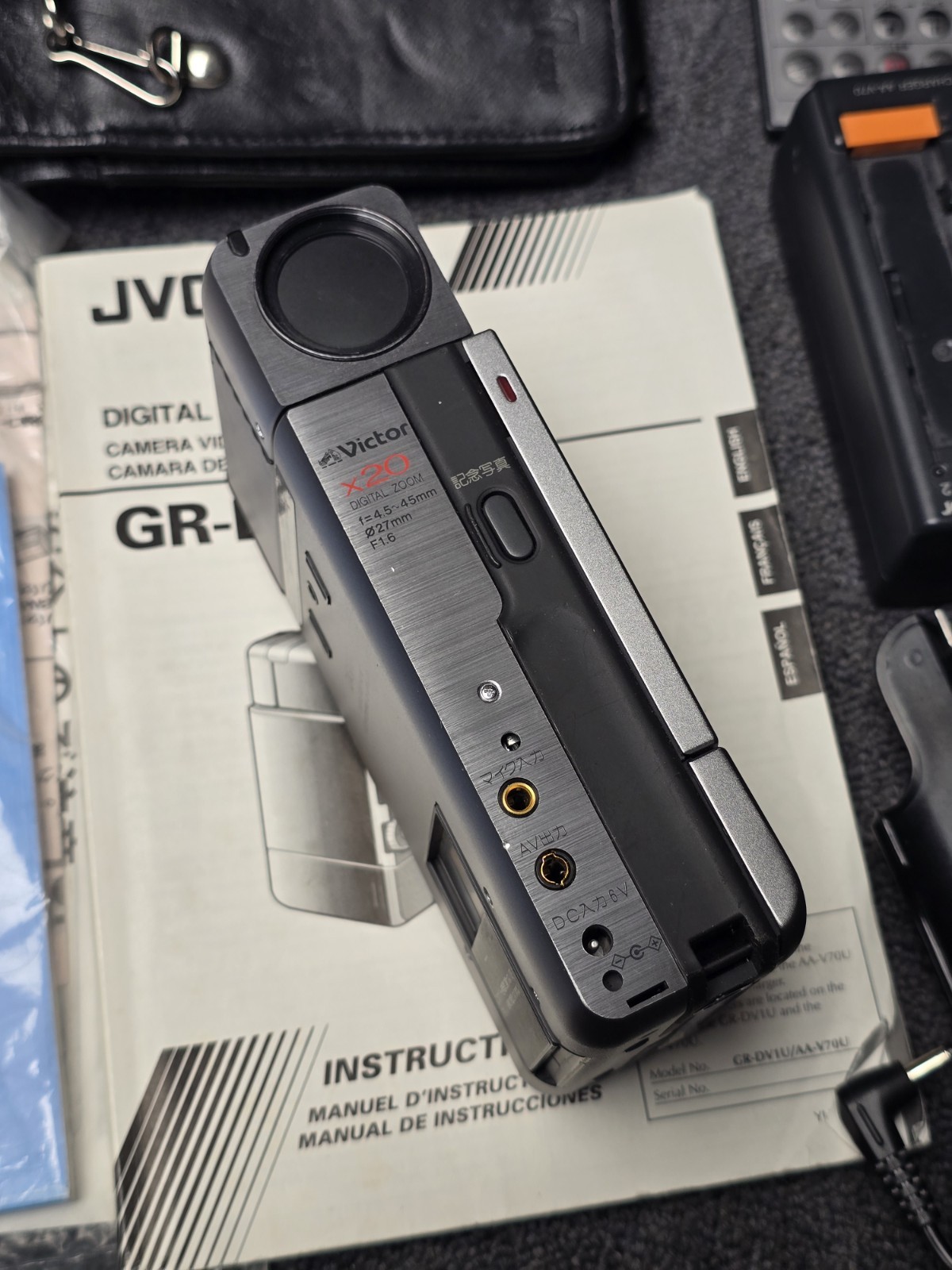 JVC DV1 Mini DV Handheld Camcorder Victor Power Grip Case Manuals Charger NoTest