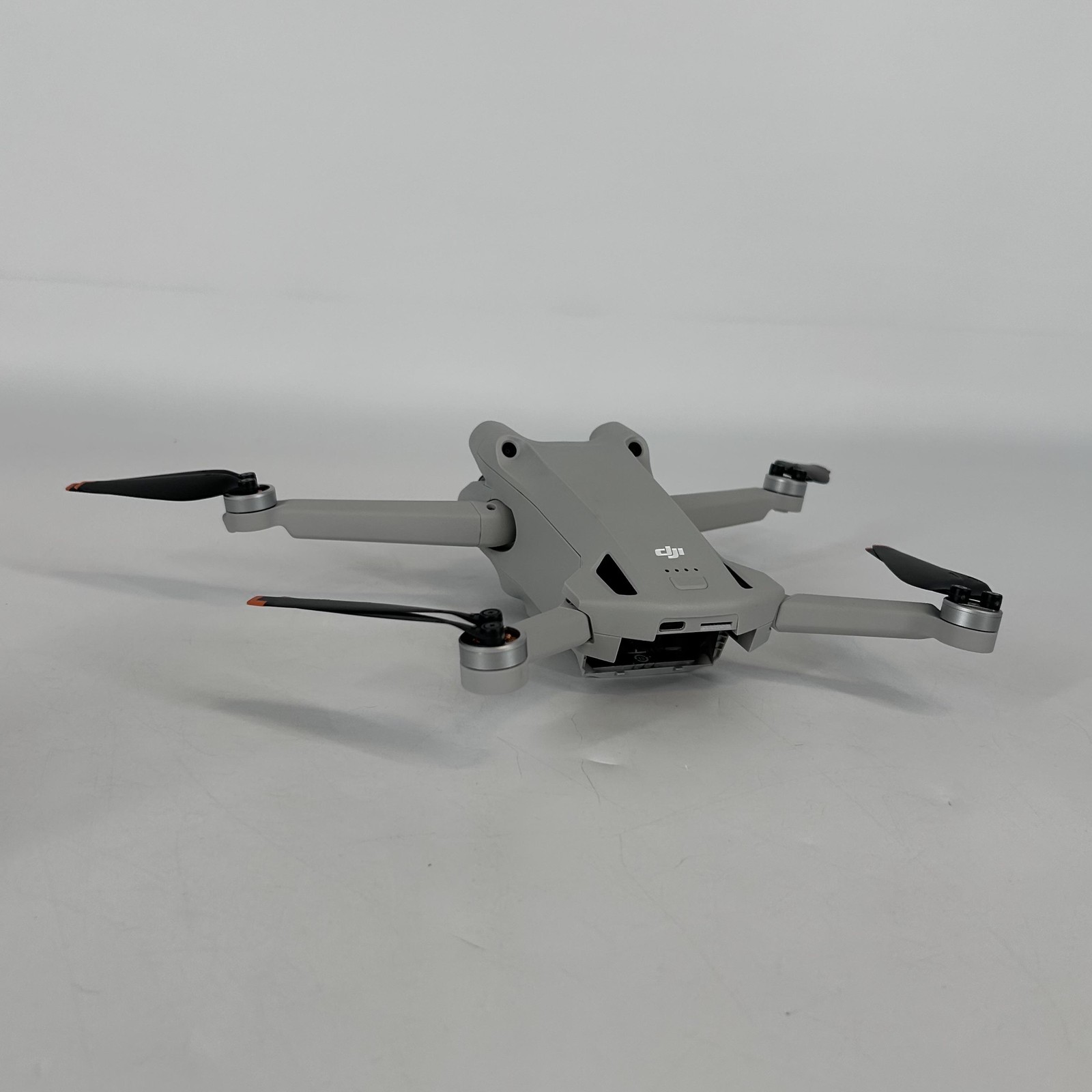 DJI Mini 3 Pro Drone Quadcopter w/ DJI RC (RM330)/3x Battery – Excellent