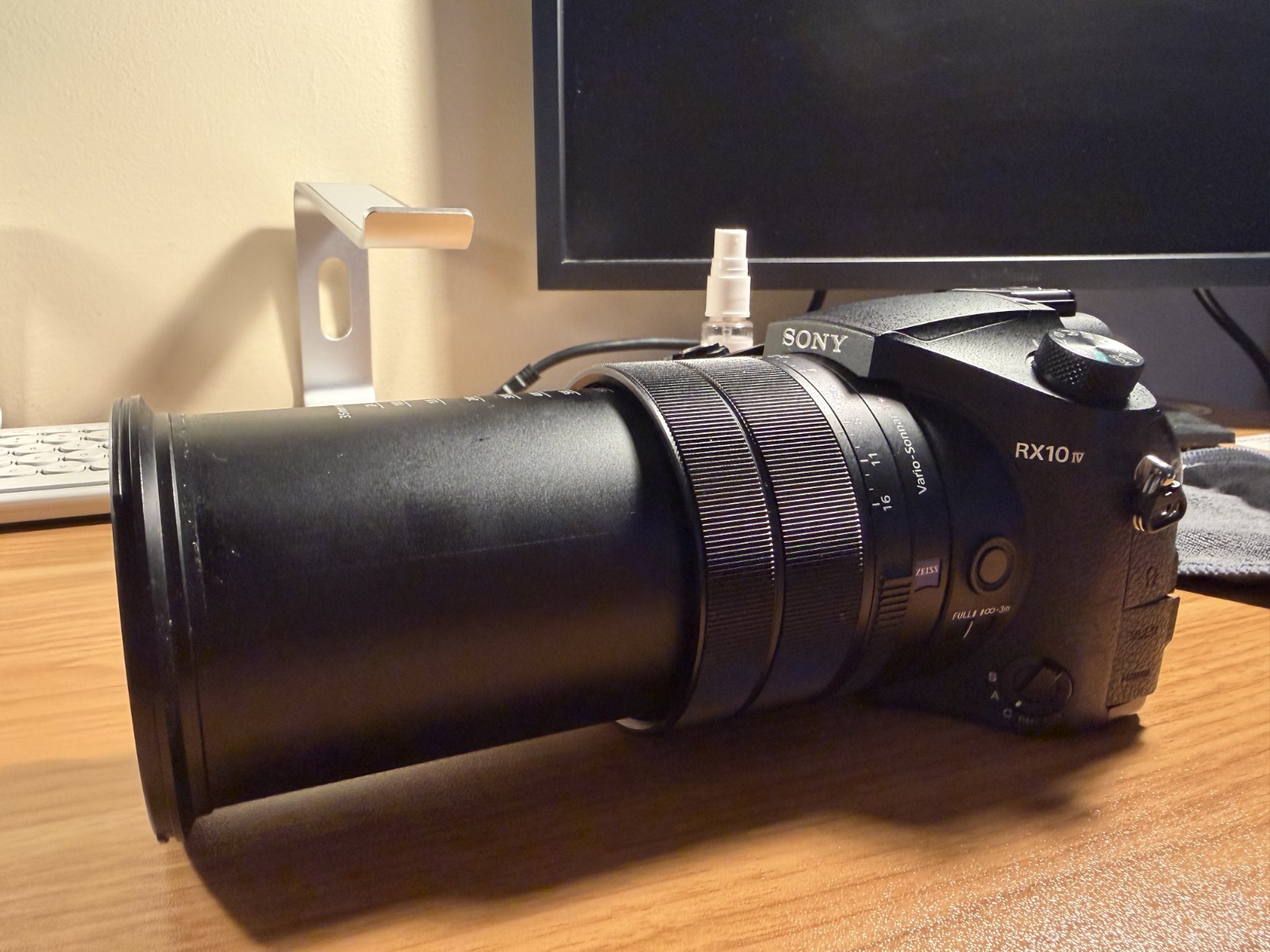 Sony RX10 IV DSC-RX10M4 20.1MP 24-600mm 4K Bridge Camera – Very Good