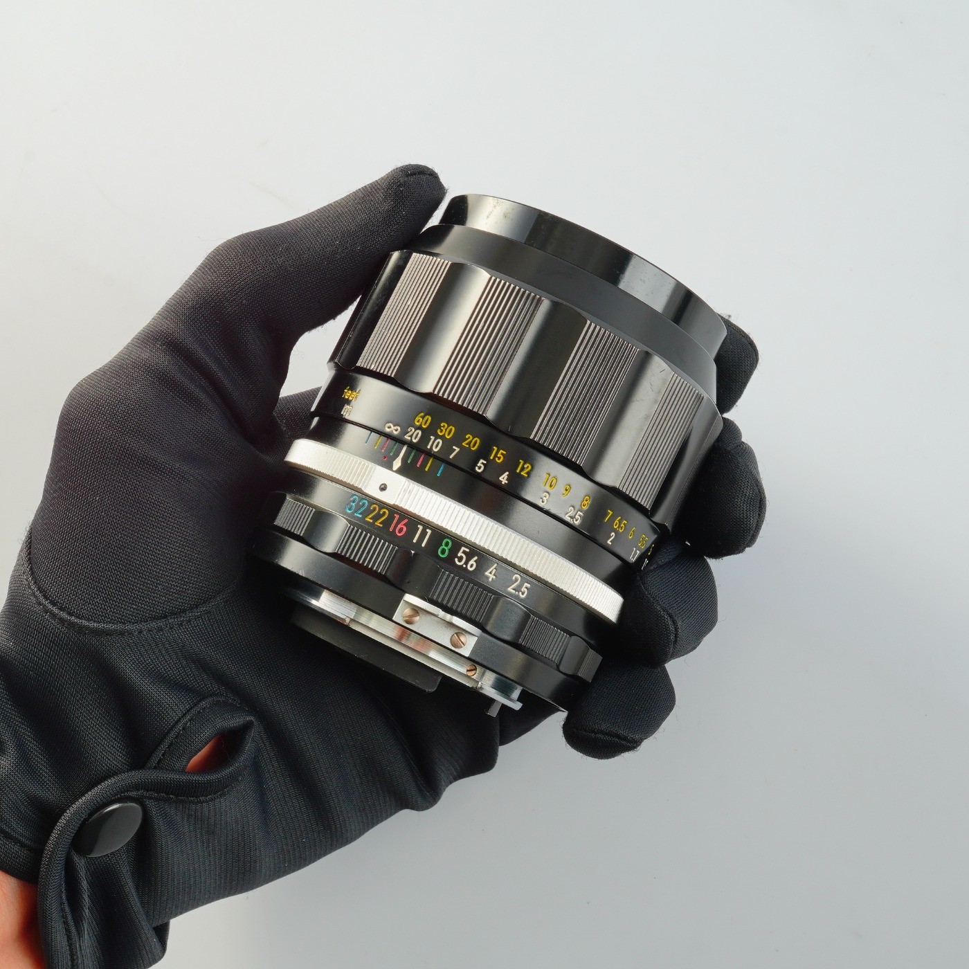 VERY GOOD 【Serviced】 Nikon Non Ai NIKKOR-P Auto 105mm F/2.5 Prime Lens