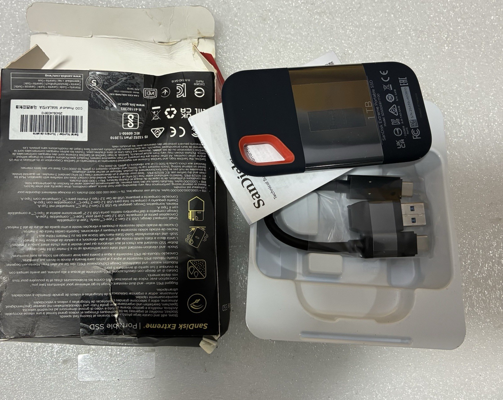 SanDisk Extreme Portable SSD 1TB External USB-C SDSSDE61-1T00-G25 Open Box