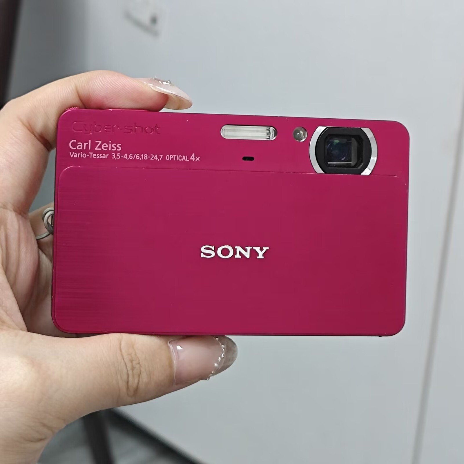 SONY Cyber-shot DSC-T700 Digital Camera 10.10 MP 4X Zoom Touch Screen Pink