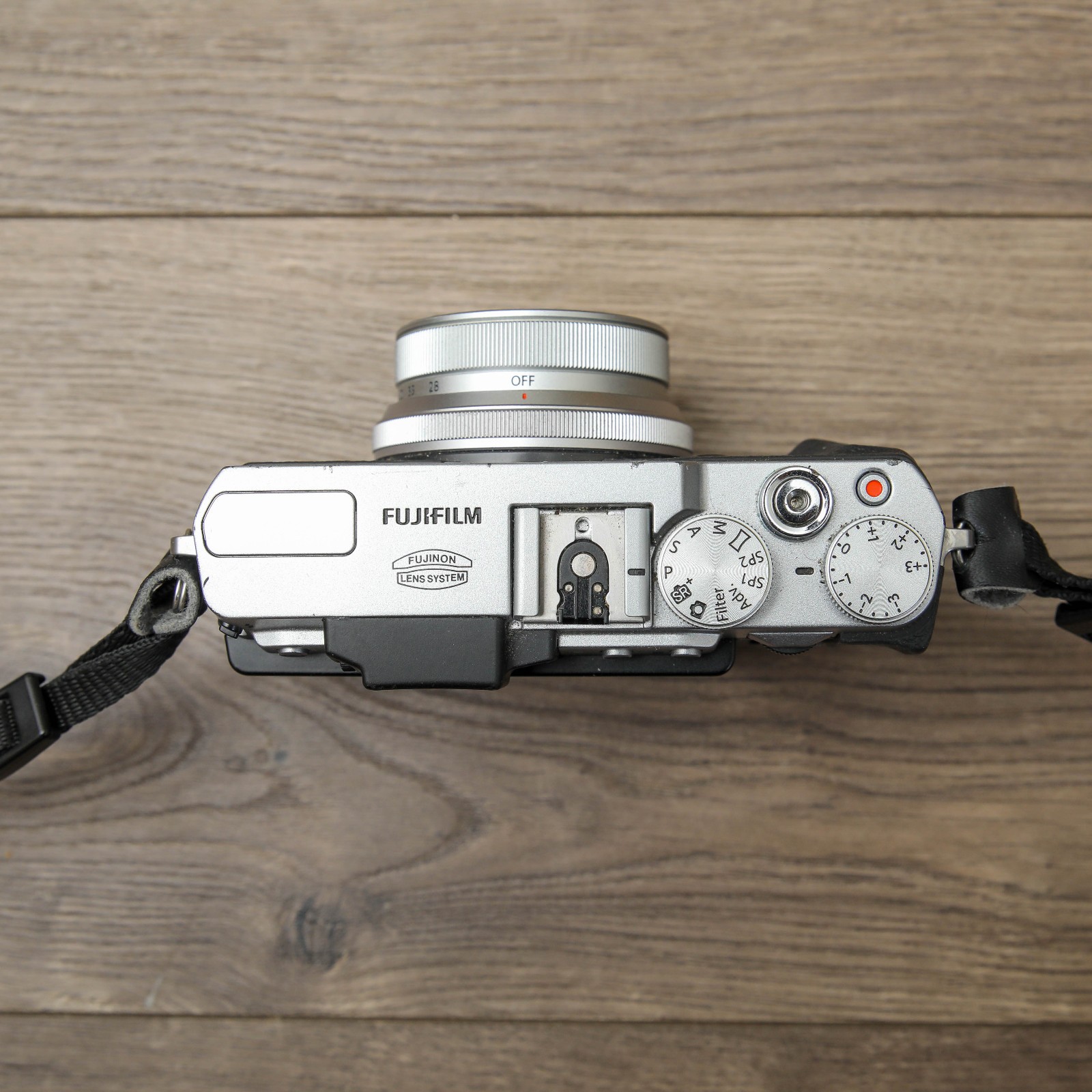 Fujifilm FinePix X30 12.0MP Digital Camera Silver with Bag Working & Tested