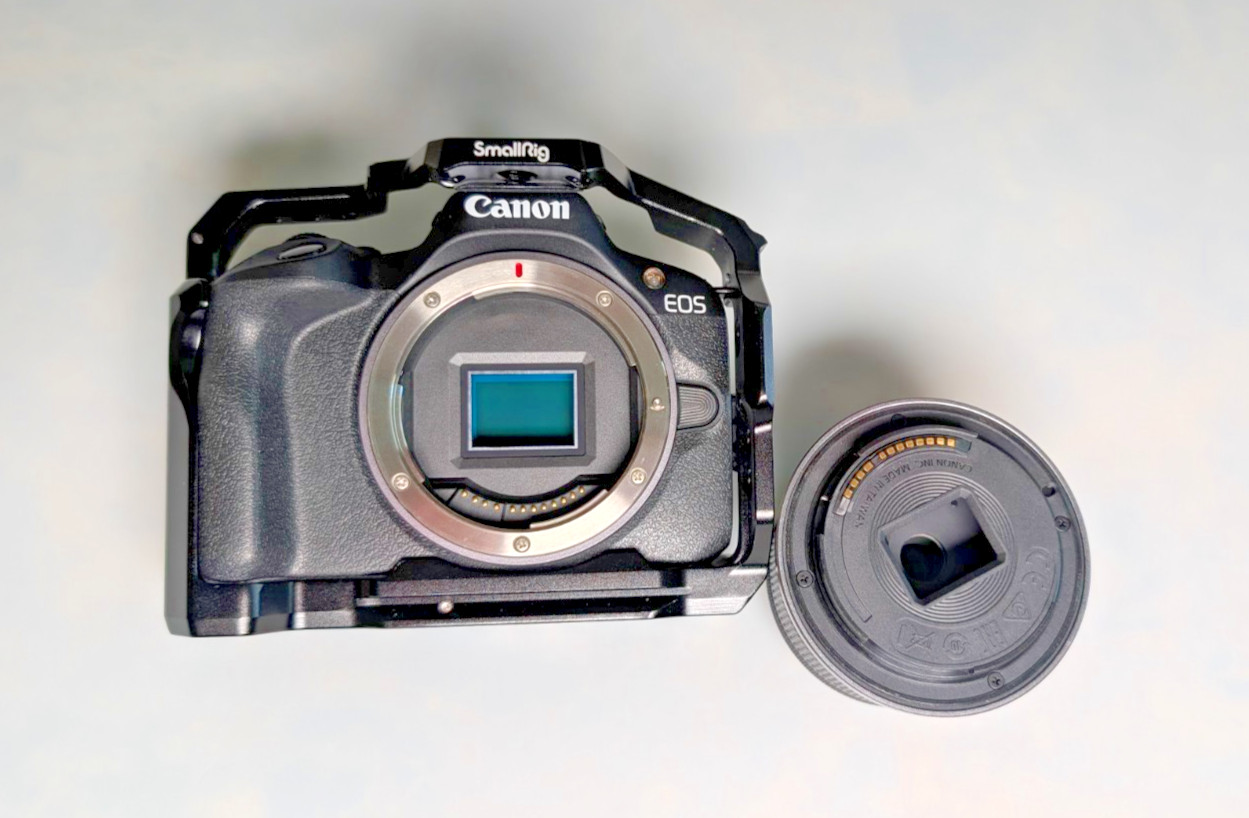 Canon EOS R50 Mirrorless Camera in Black w/ RF-S 18-45mm F4.5-6.3 IS STM Lens