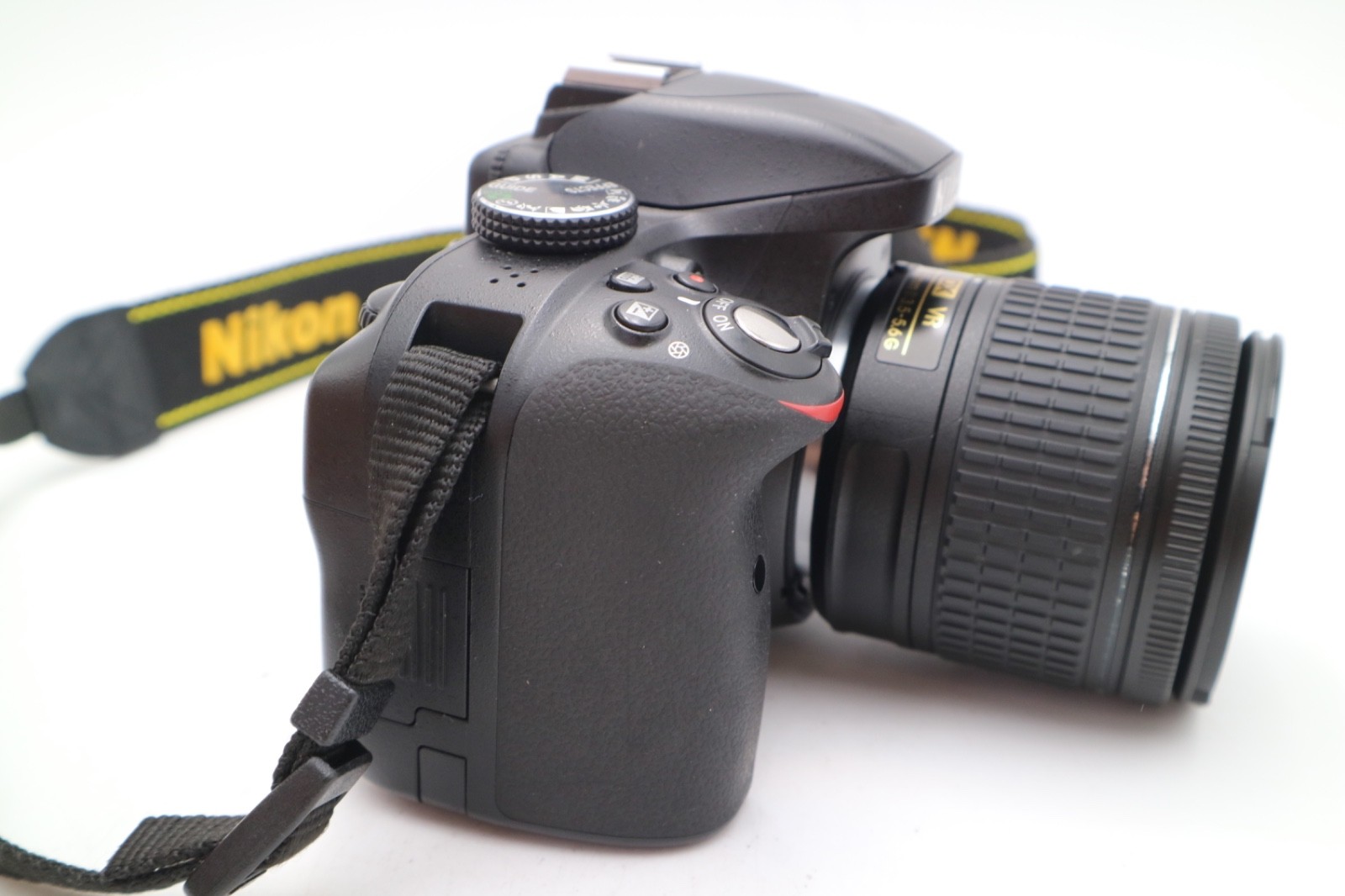 Nikon D3300 DSLR Camera 24.2MP with 18-55mm Shutter Count 2214 , 1 Year Warranty