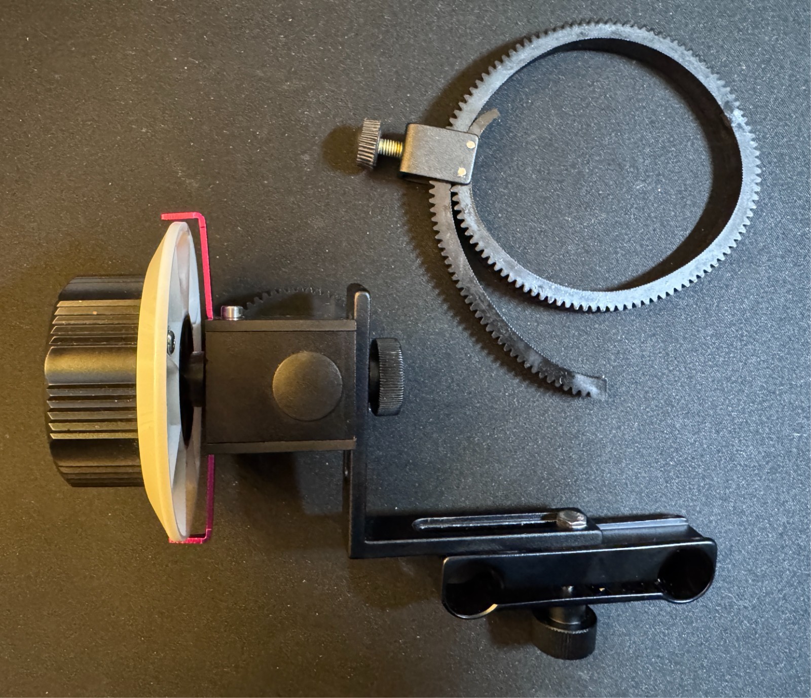 Neewer Follow Focus Digital Video Cameras Red for 15mm Rod Quick Release Clamp