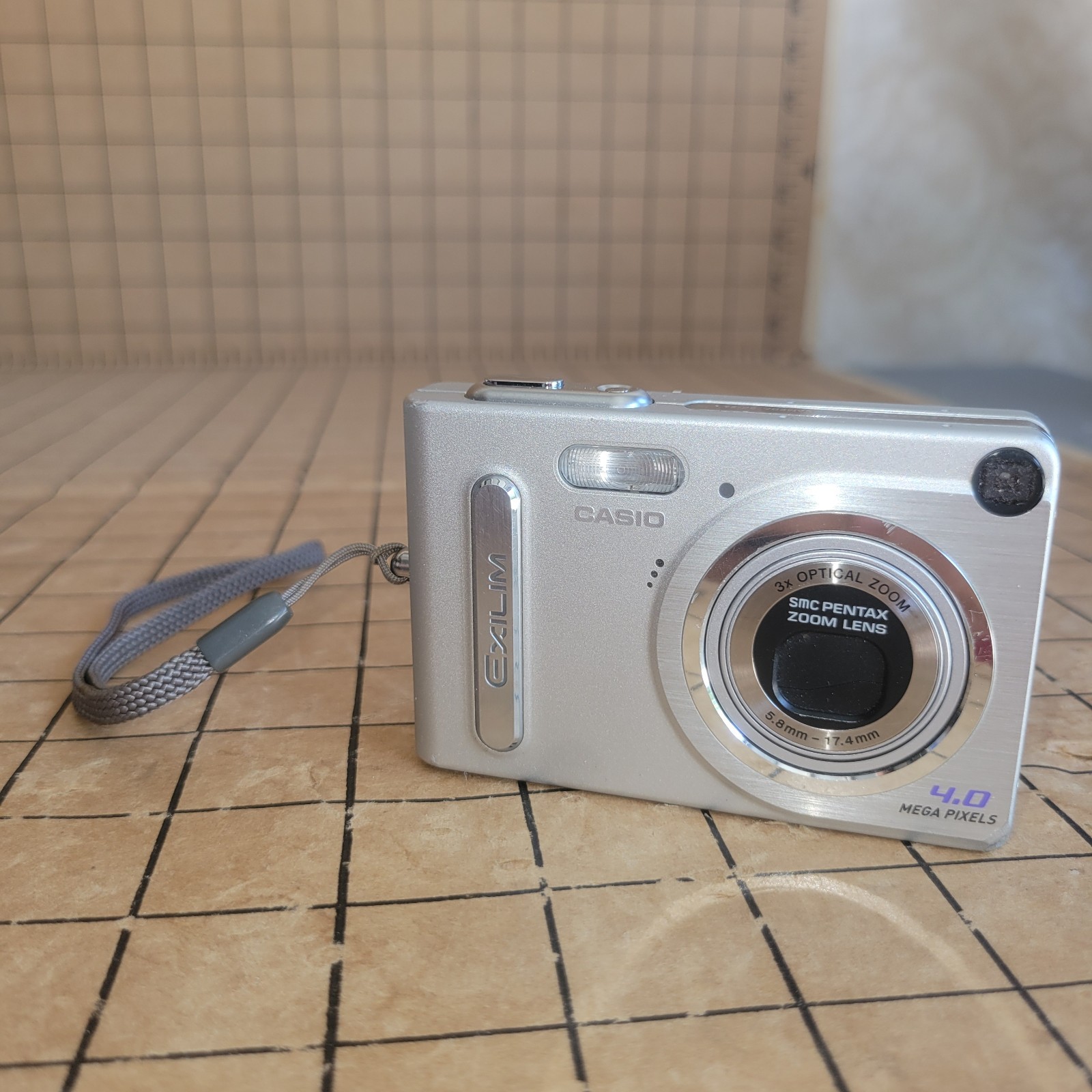 CASIO EXILIM EX-Z3 3.2MP Compact Digital Camera w/ Cradle CA-21A NEED BATTERY