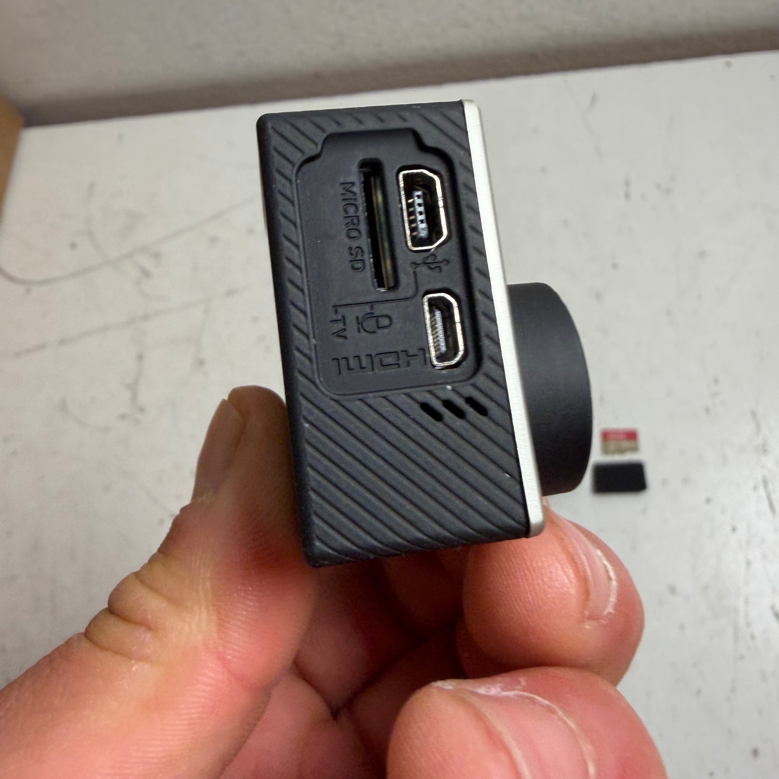 GoPro HERO4 Silver Bluetooth Wi-Fi Touchscreen Waterproof Legacy Action Camera