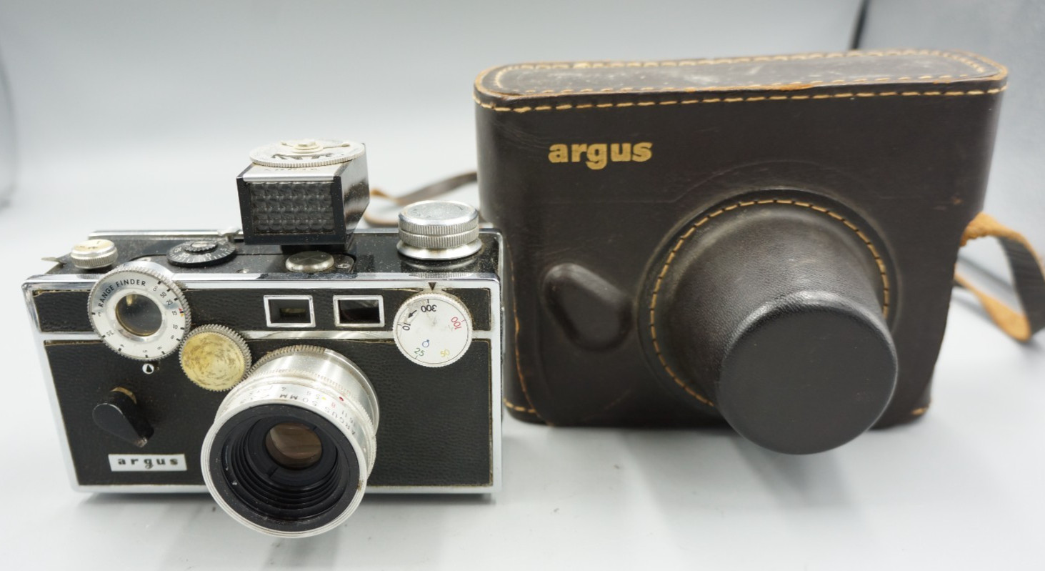 Argus C3 ‘Brick’ Camera Cintar 50mm f/3.5 Case Meter #254