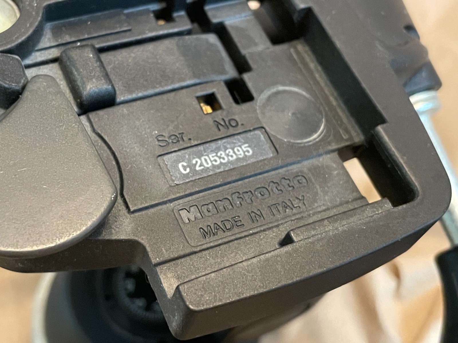 Manfrotto 804RC2 3-Way SLR Camera Tripod Pan Head Made In Italy