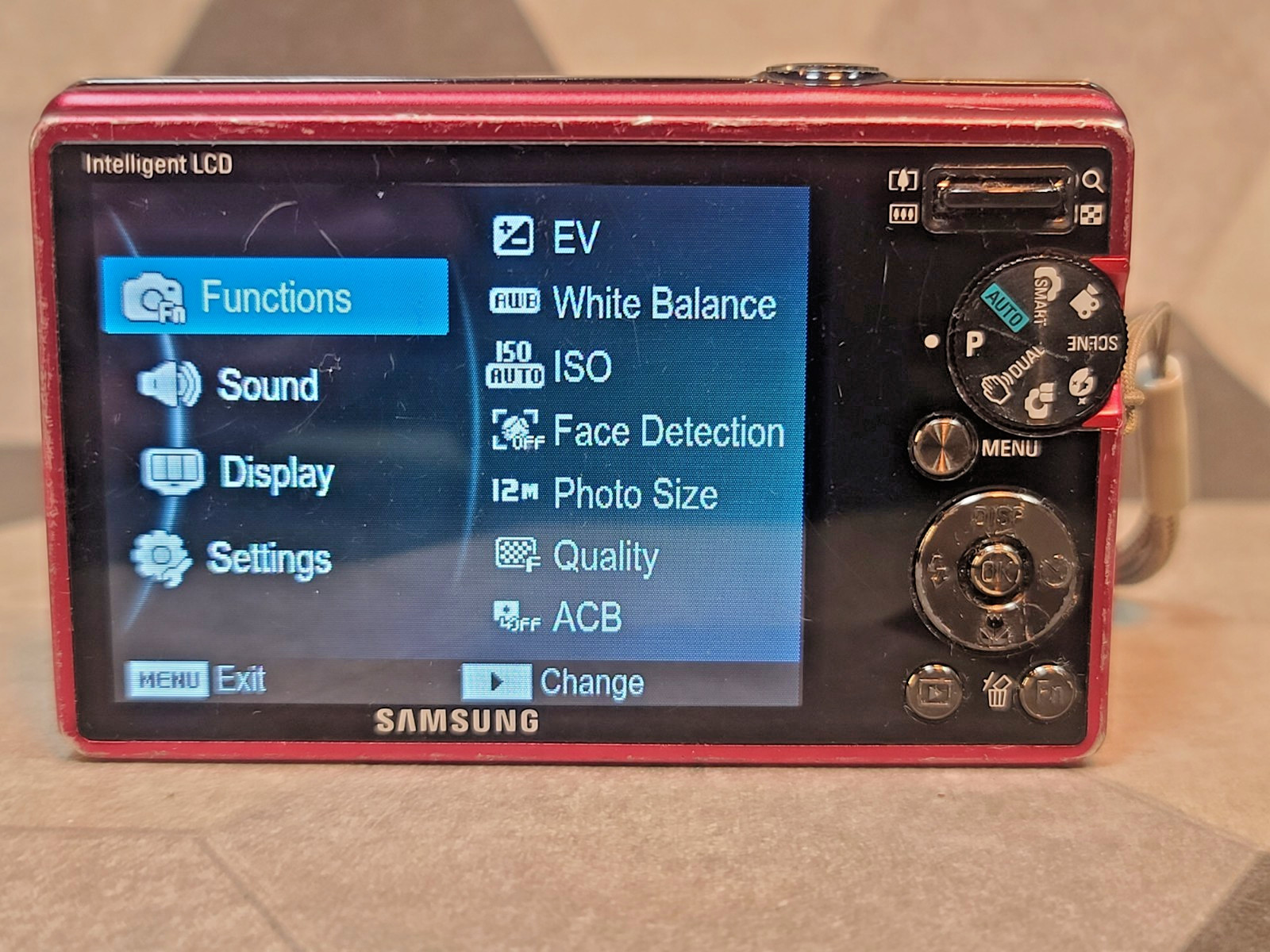 Samsung SL620 12.2MP Built-in Flash 5X Optical Zoom Compact Digital Camera