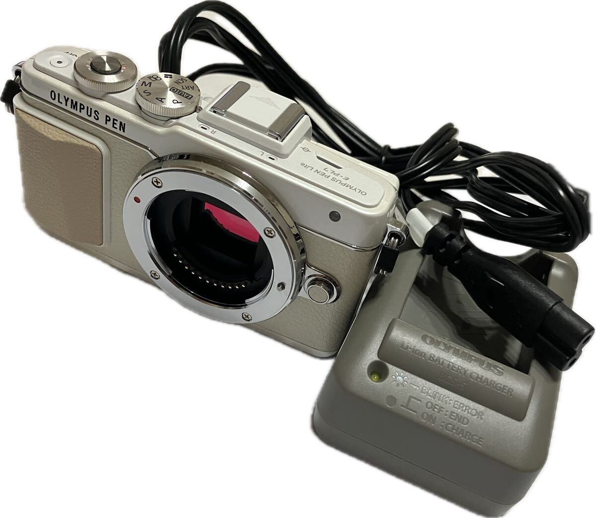 Olympus PEN Lite E-PL7 Mirrorless Camera with Charger & Battery Excellent