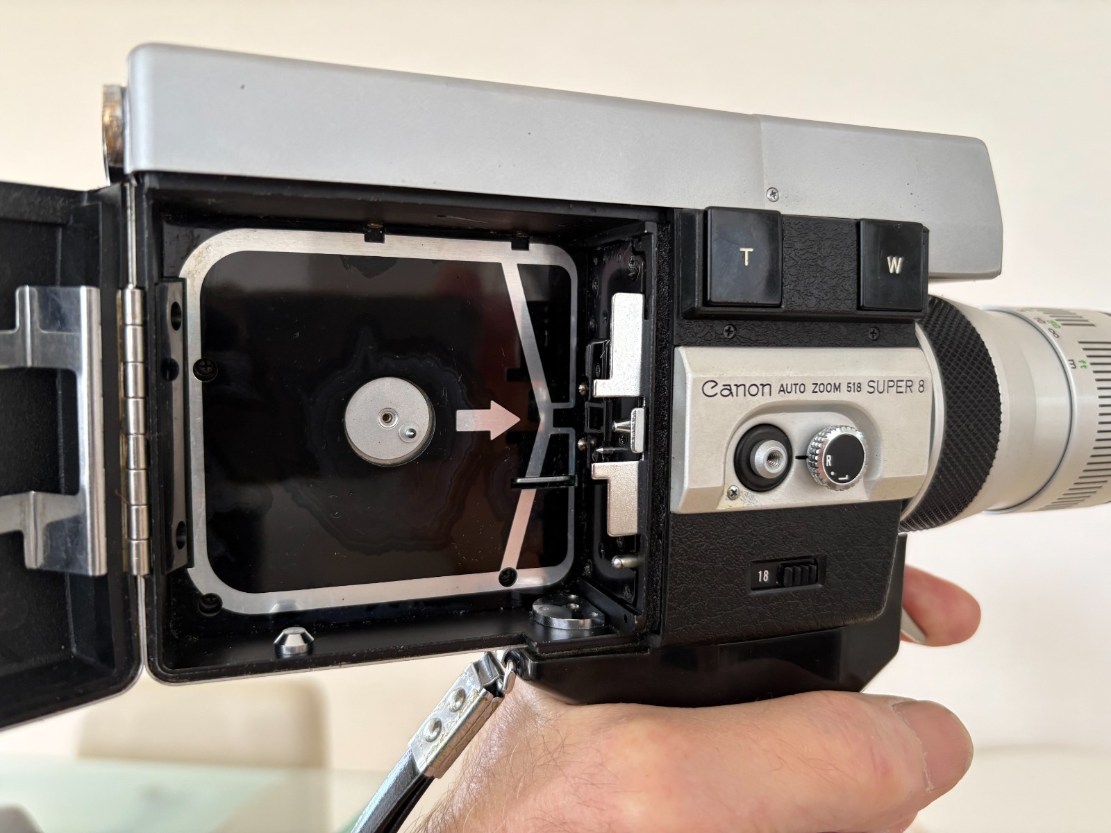 Canon Auto Zoom 518 Super 8 Camera TESTED SERVICED Accurate Meter, Fully Working
