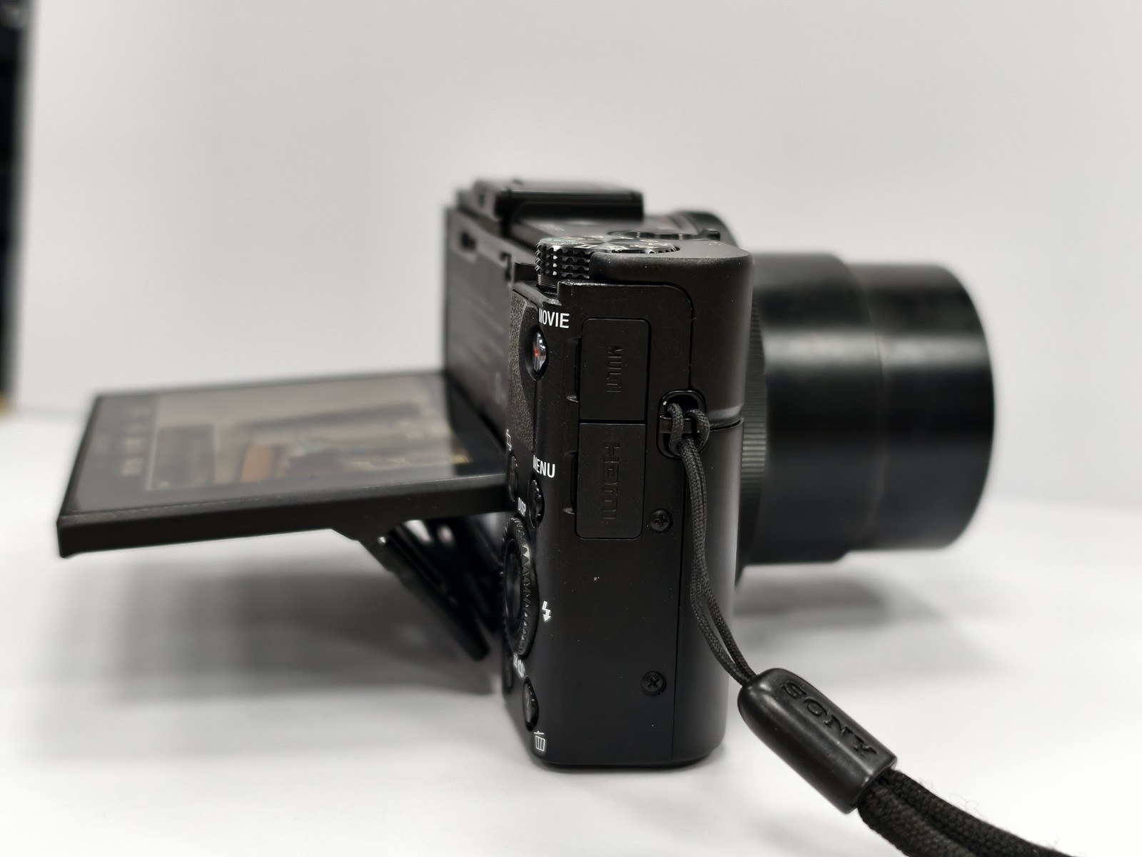 Sony Cyber-Shot RX100 II M2 20.2 MP 3.6x Zoom Digital Camera English CCD