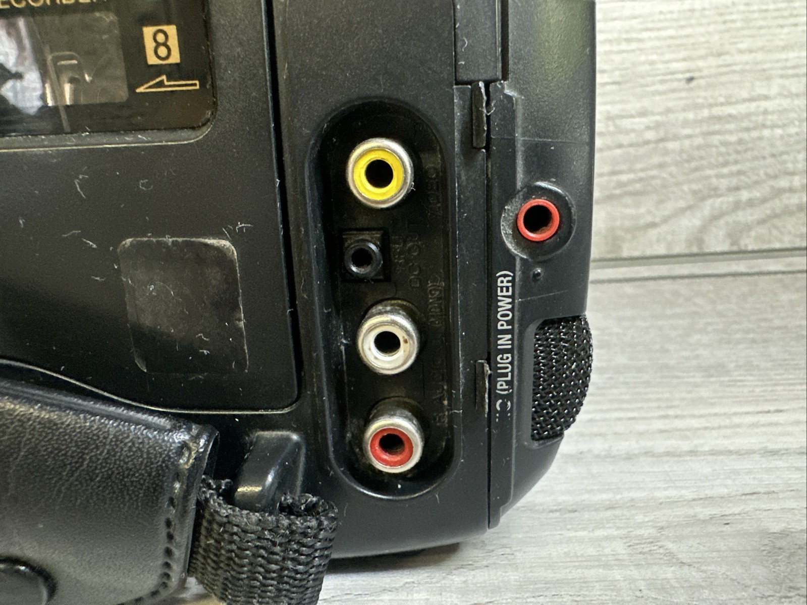Sony Handycam Video8 CCD-TR93 Camcorder SteadyShot 24x Digital Zoom Black No Bat