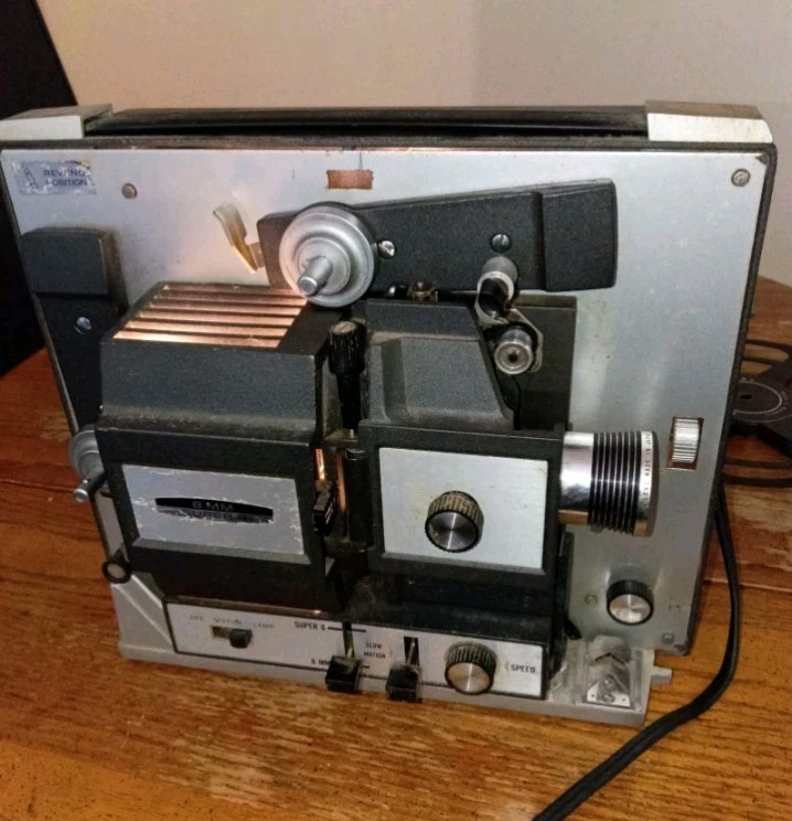 Bell & Howell Autoload 93 8mm/Super 8 Desktop Projector 1200lm Portable