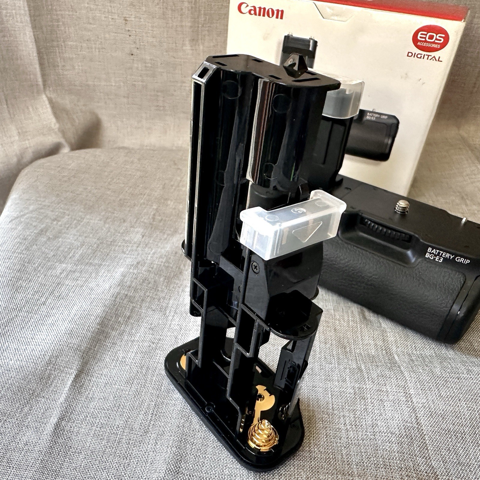 Open Box: Canon Battery Grip EOS Accessory BG-E3 With Magazine For XT, XTI