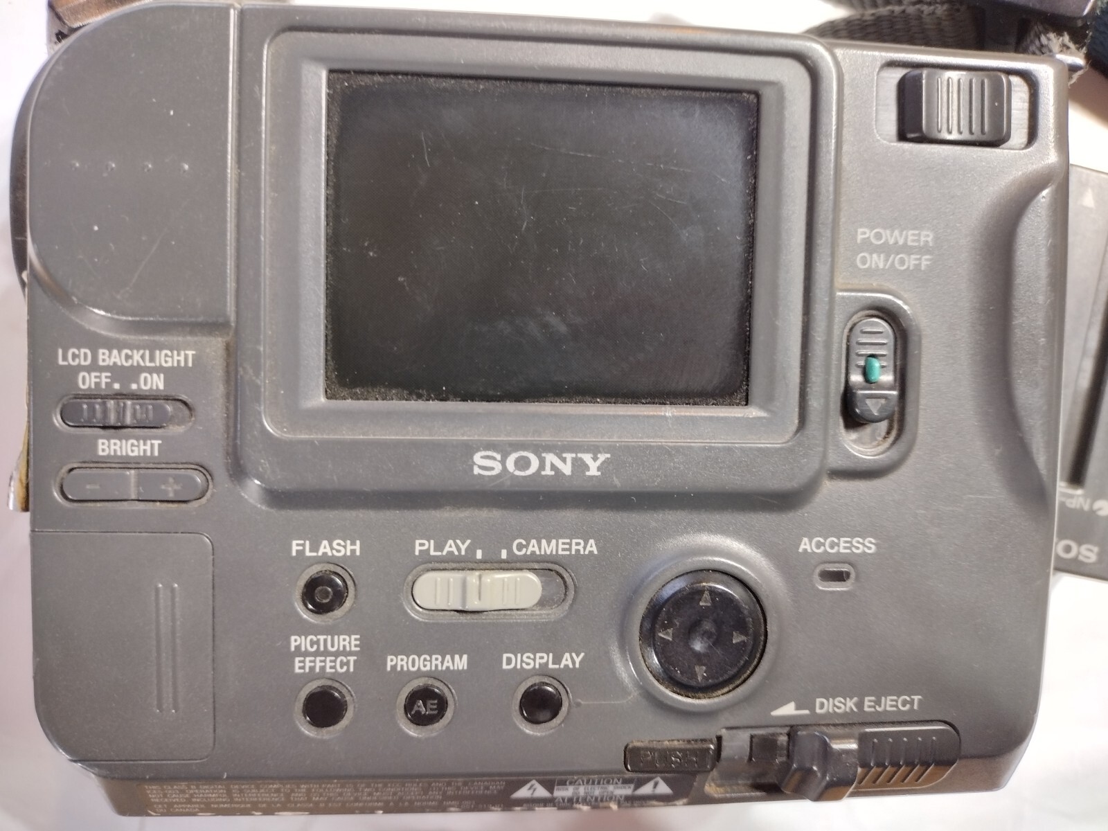 Sony Digital Still Mavica MVC-FD71 0.4MP Floppy Disc Drive Battery Incld