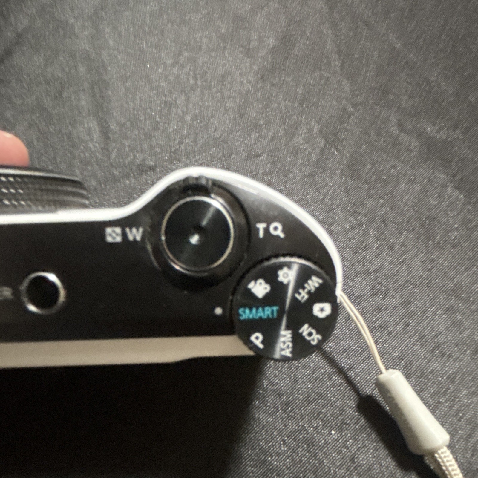 Samsung WB150F Compact Digital Camera 14.2MP 18x Zoom Wi-Fi Flash White (read)