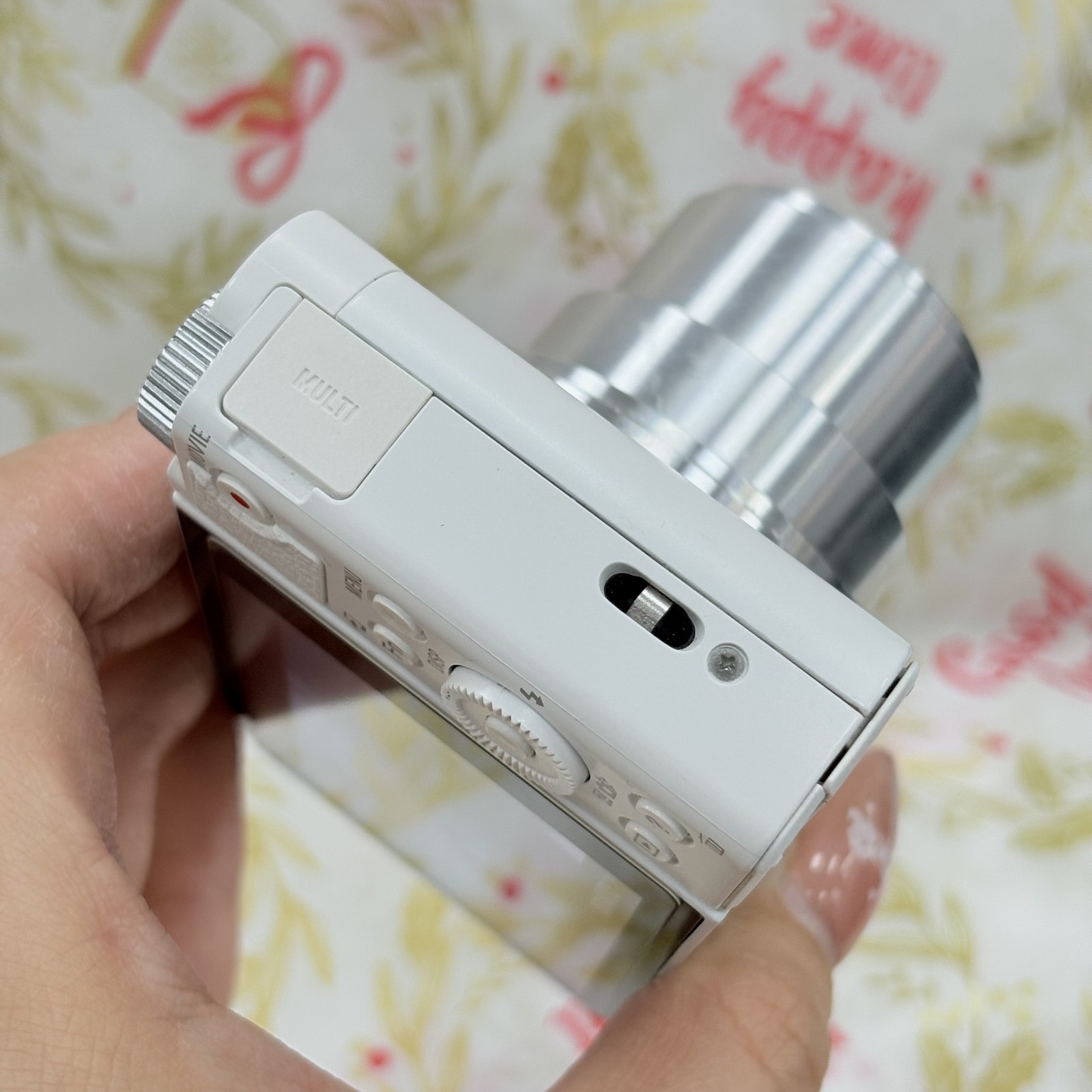 Sony Cyber-shot DSC-WX500 18.2MP Digital Camera 30x Optical Zoom English