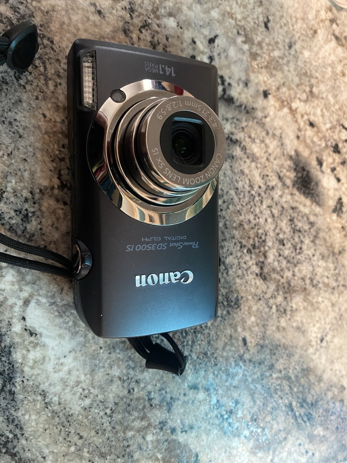 Canon PowerShot SD3500 IS/ IXUS 210/ IXY 10s 14.1MP 5x Zoom BLACK +Charger