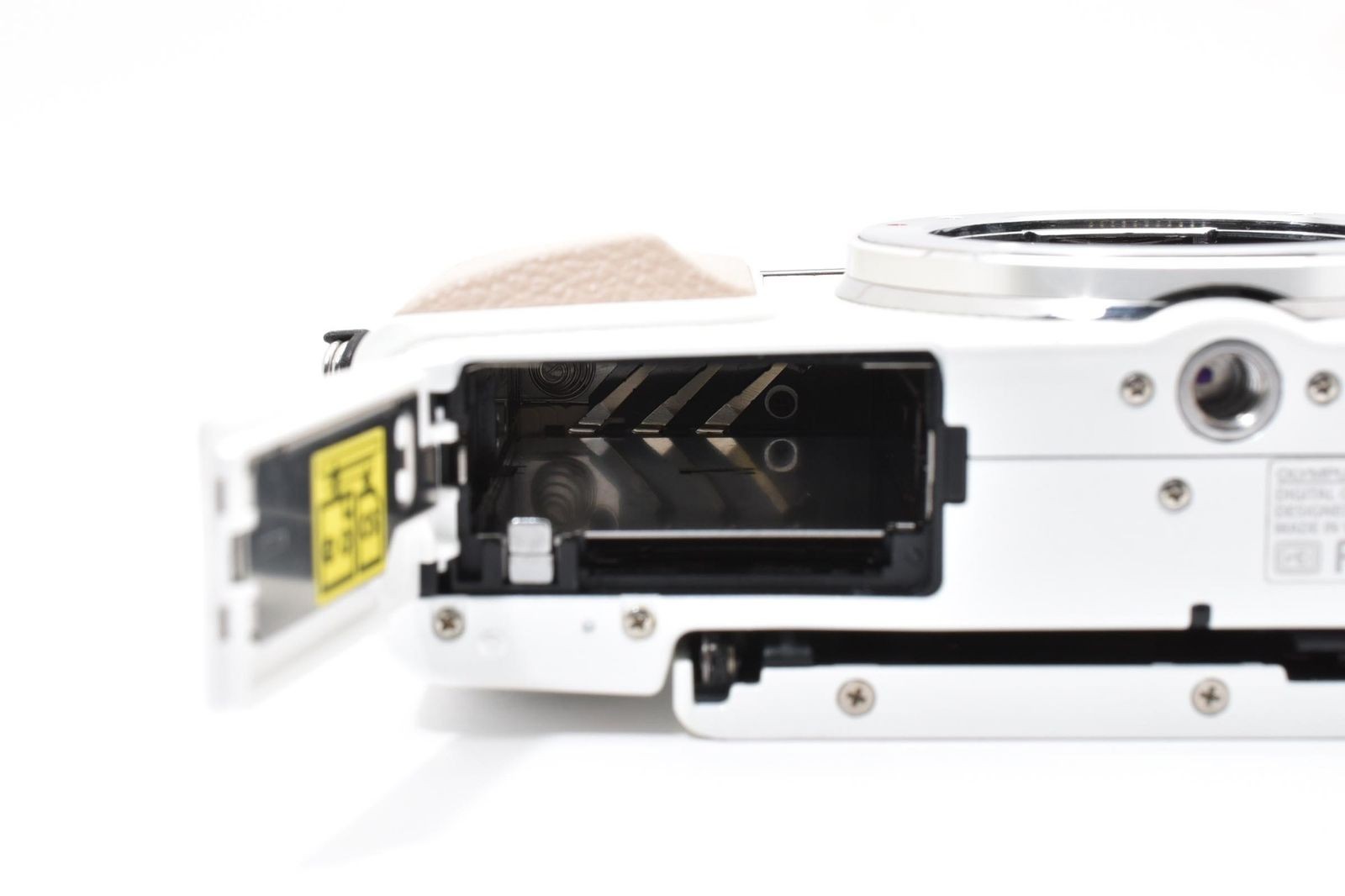 Olympus PEN Lite E-PL7 Body White Mirrorless Camera Shutter Count 13613