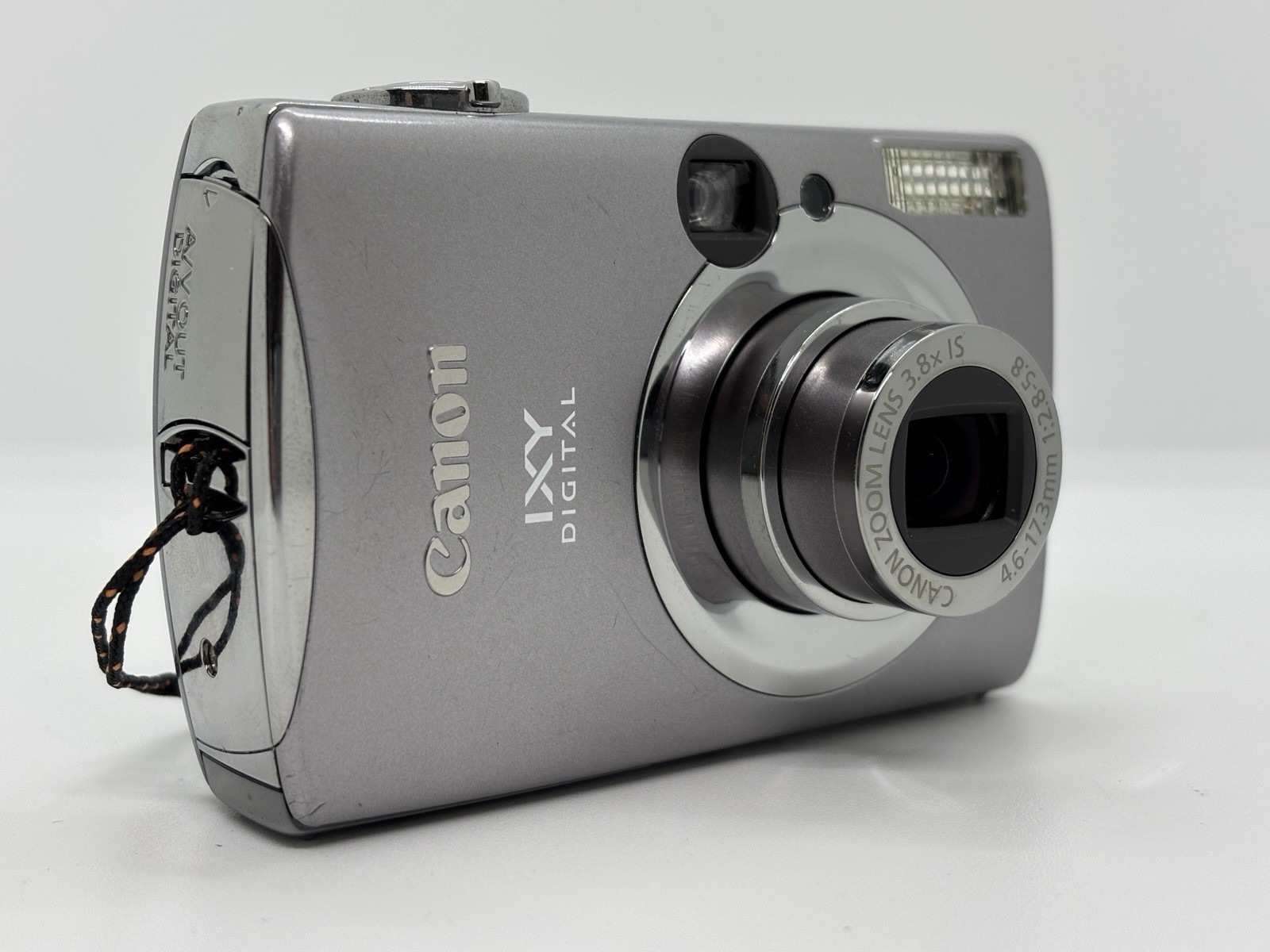 [Exc+] Canon IXY DIGITAL 900 IS 7.1MP Compact Digital Camera Silver from Japan