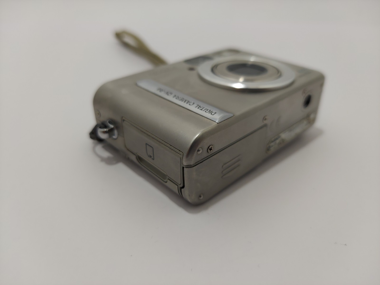 Casio QV QV-R40 4.0 MP Digital Camera – Silver