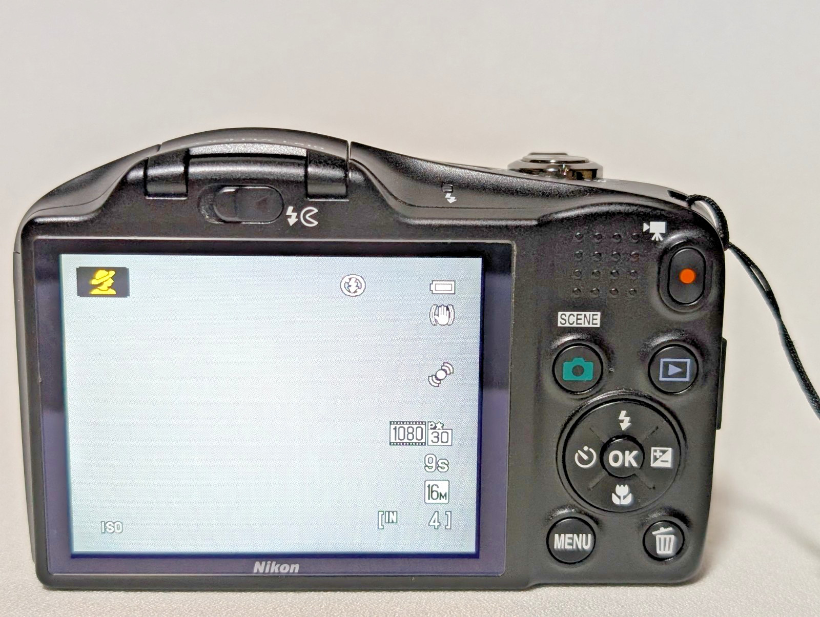 N MINT Nikon Coolpix L610 16.0MP Digital Camera 14x Wide Optical Zoom English ok