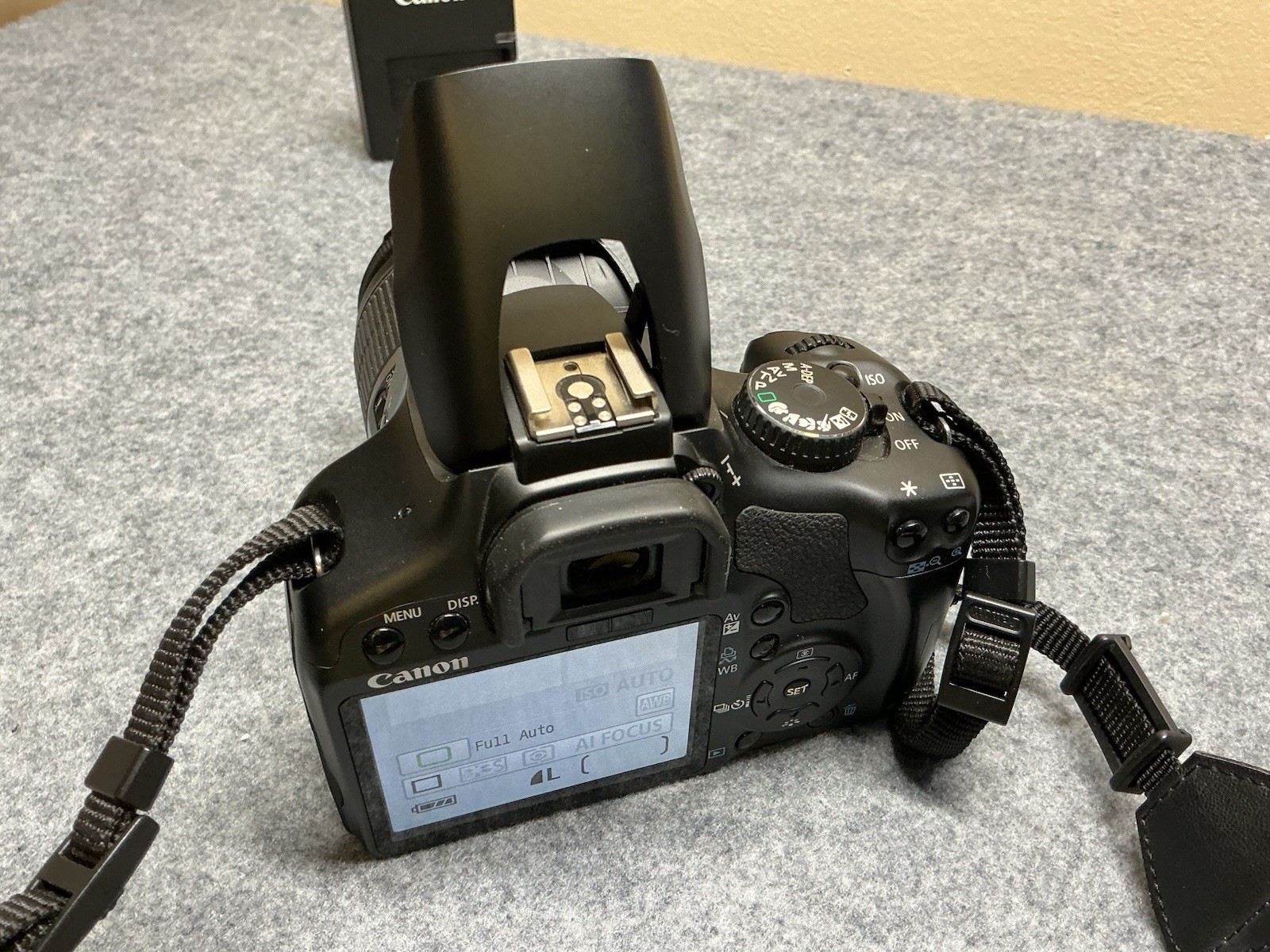 Canon EOS Rebel XSi DS126181 Black W/ EF-S 18-55mm IS Lens Charger & Battery