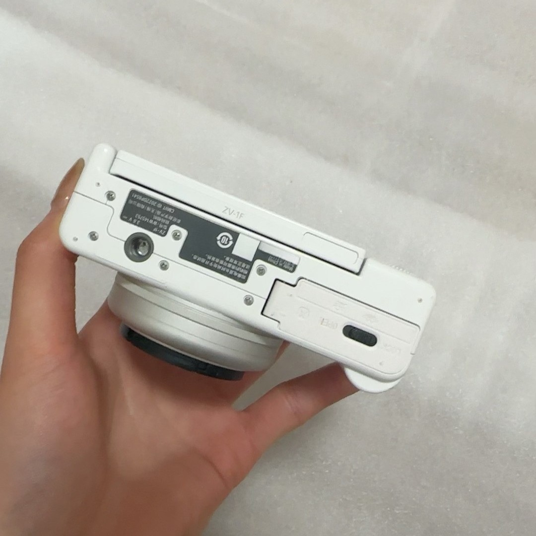 Sony ZV-1F 20.1MP 4K Video Recording f/2 Vlogging Compact Digital Camera – White