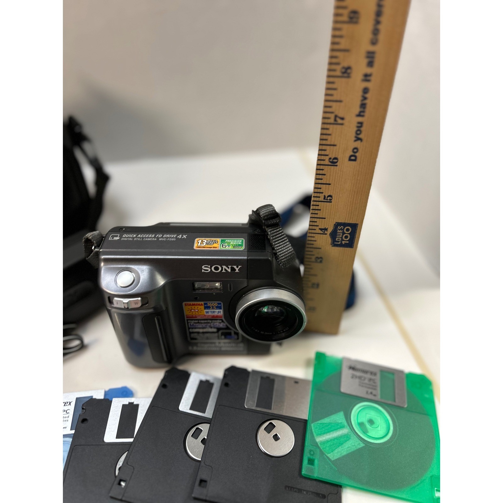 Sony Digital Mavica MVC-FD85 Camera Bundle Floppy Disk 1.3MP AC-L10B Charger Bag