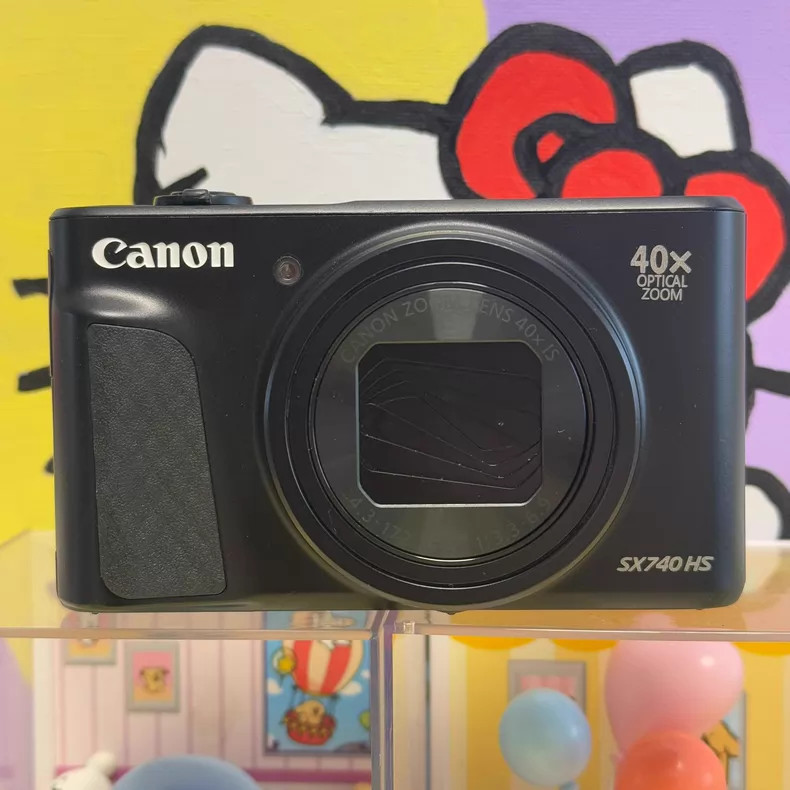 Canon PowerShot SX740 HS Flip Up Screen Digital Camera 20.3MP 40x Optical Zoom