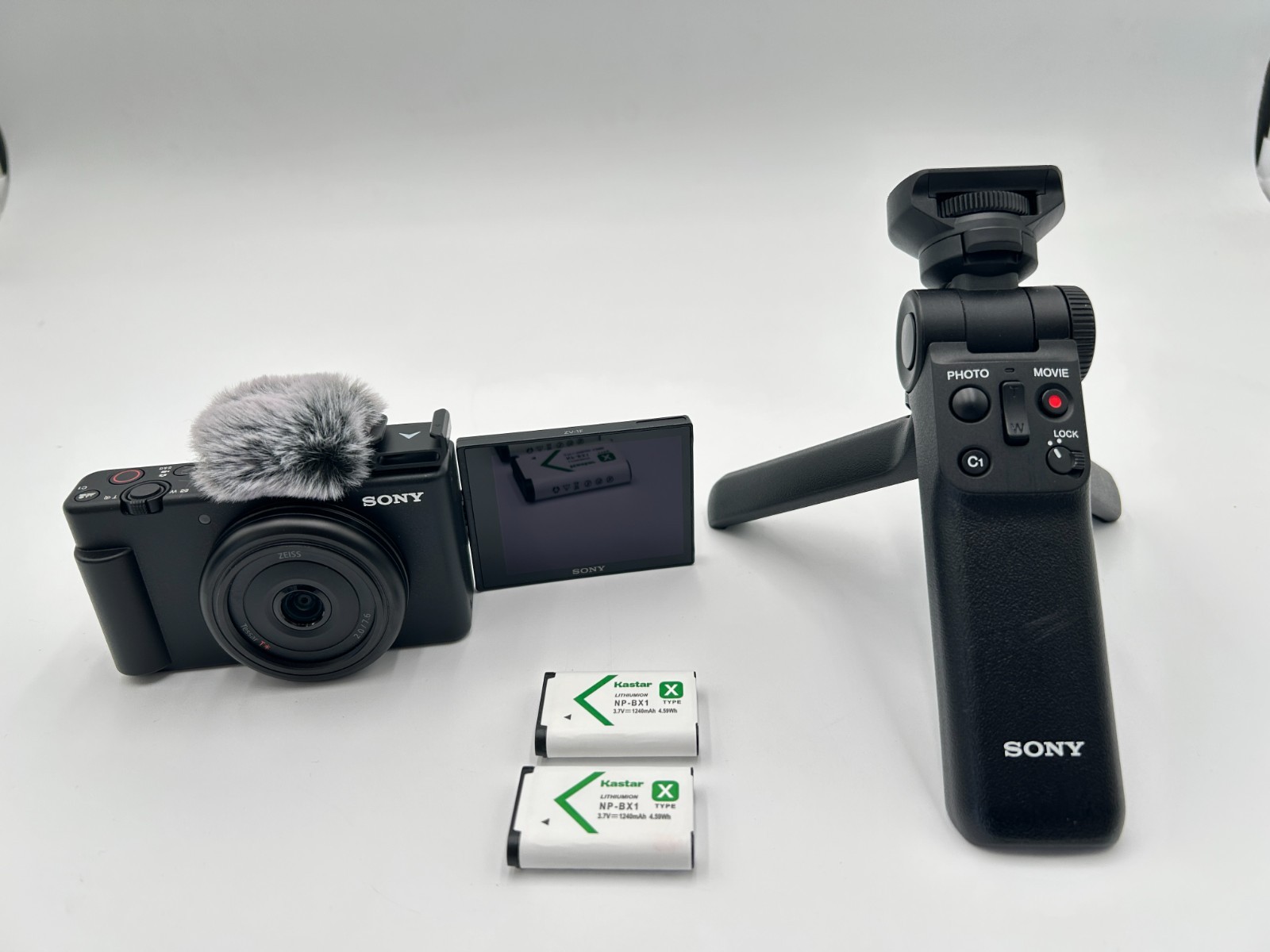 Sony ZV-1F 20.1MP Digital Camera – Black /w Sony GP-VPT2BT Remote Commander