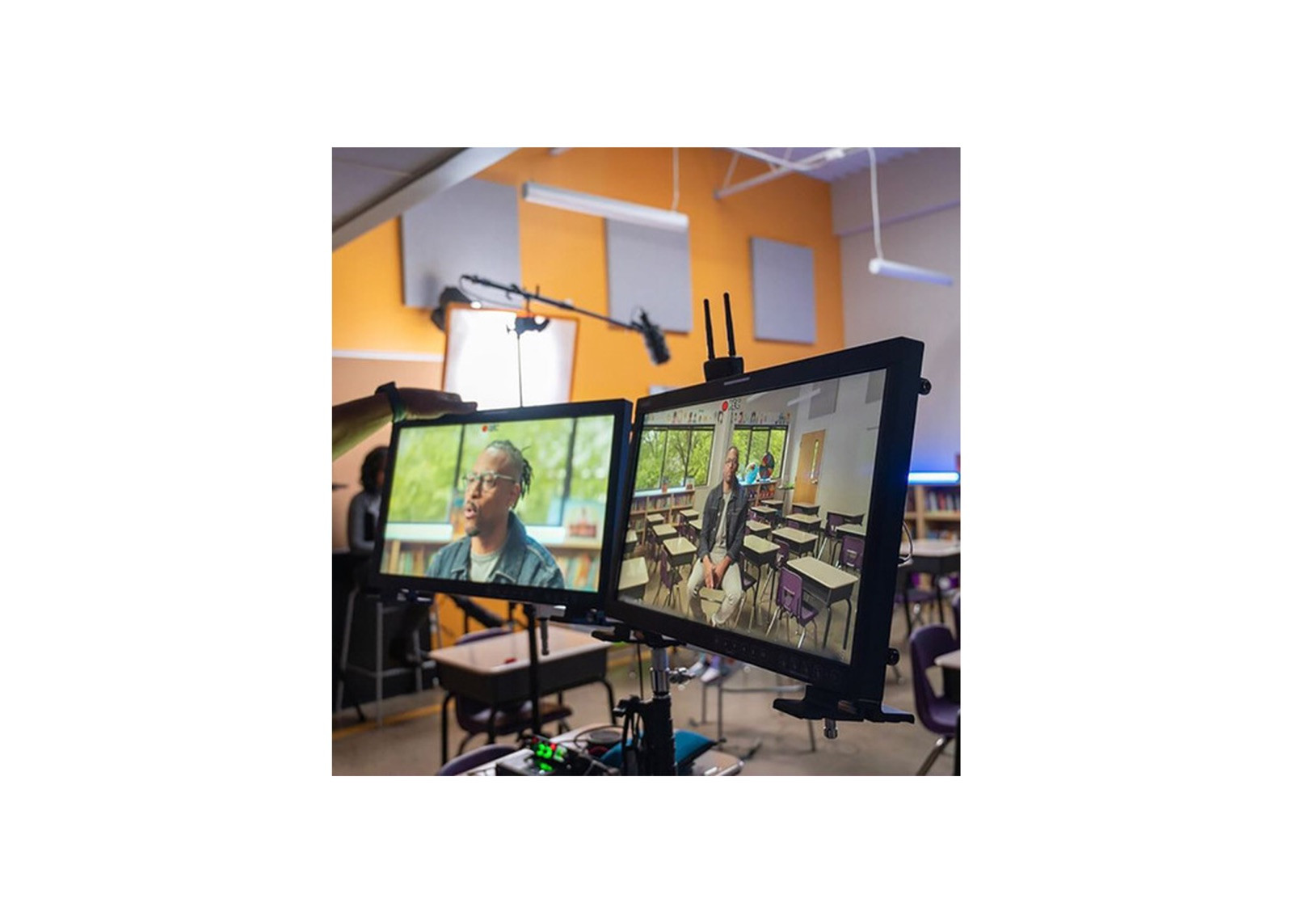 OSEE 21.5″ LCM215-HDR+ Field Monitor with V-Mount Battery Plate – SKU#1848938