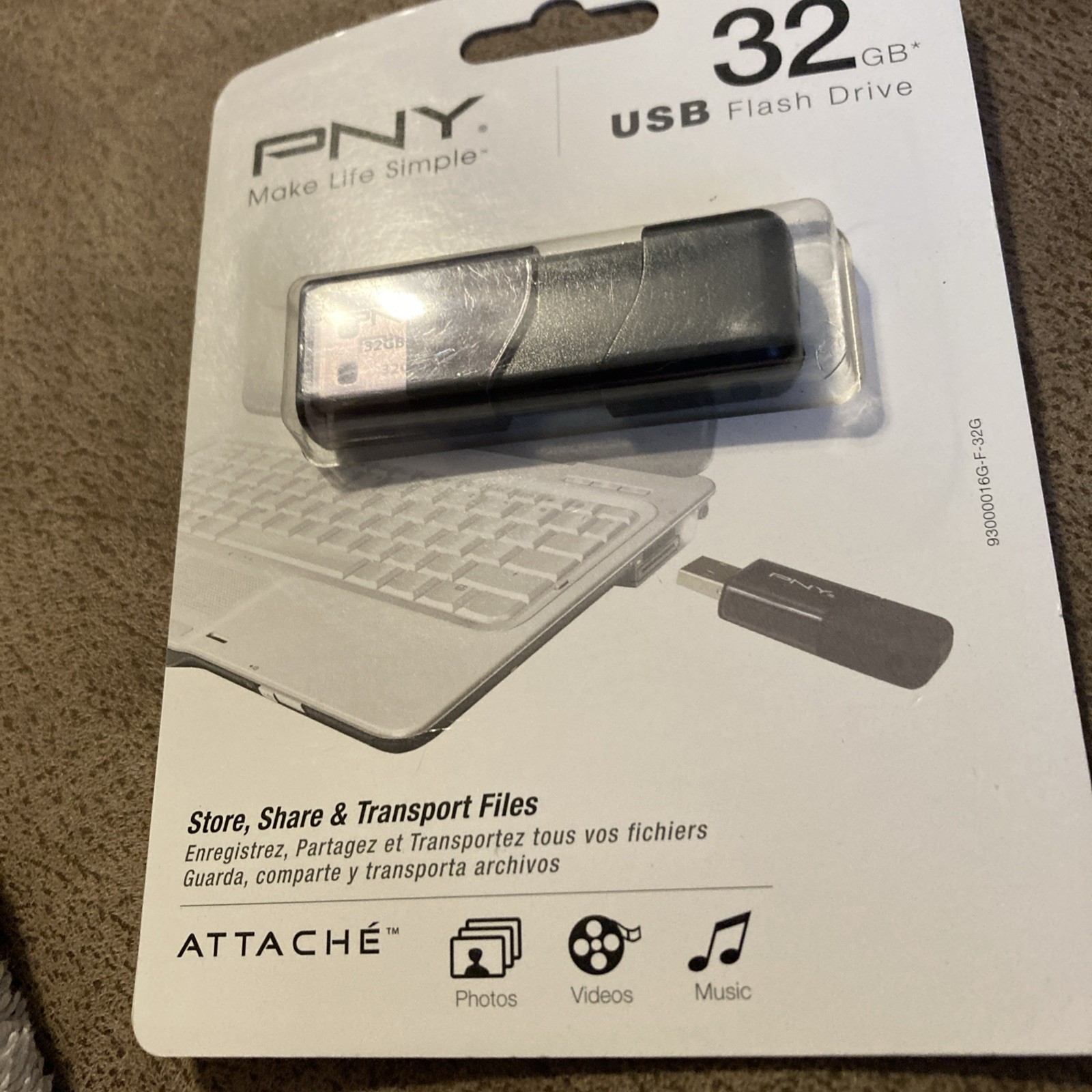 PNY 32GB USB Flash Drive Black Compact File Document Storage Factory Sealed