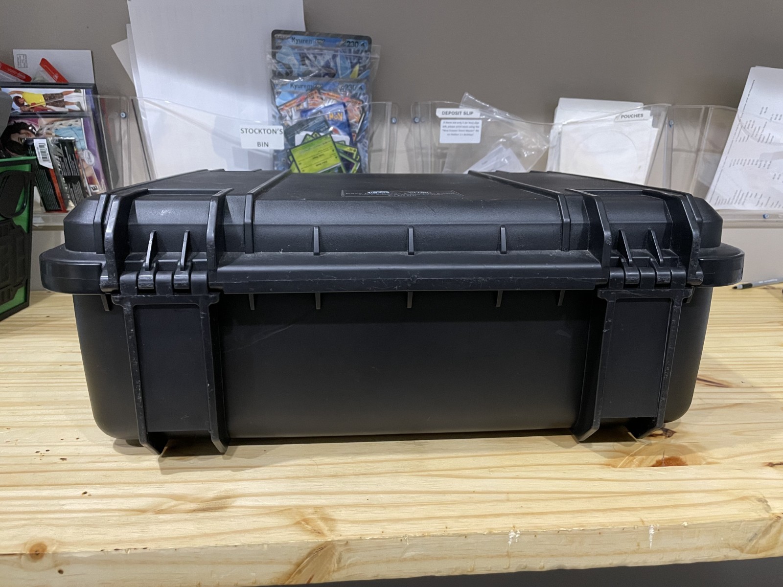Case Club PlayStation 4 PS4 / Slim / Pro Portable Gaming Station with Monitor