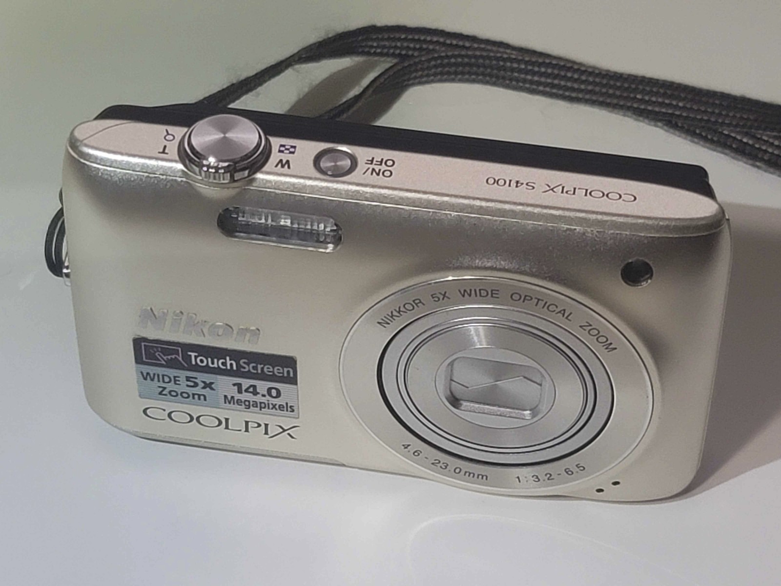 Nikon Coolpix S4100 14mp silver Digital Camera Touch Screen w/ Battery