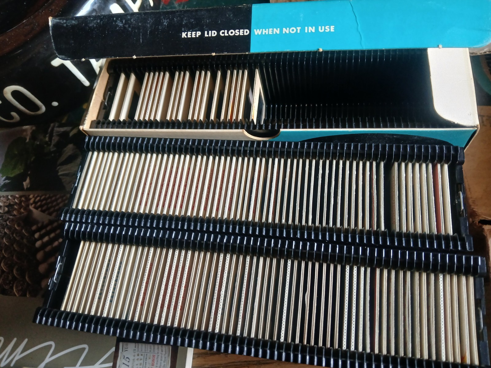 Vintage Argus A541 Slide Projector W/slide Projector Trays Bundle (R)