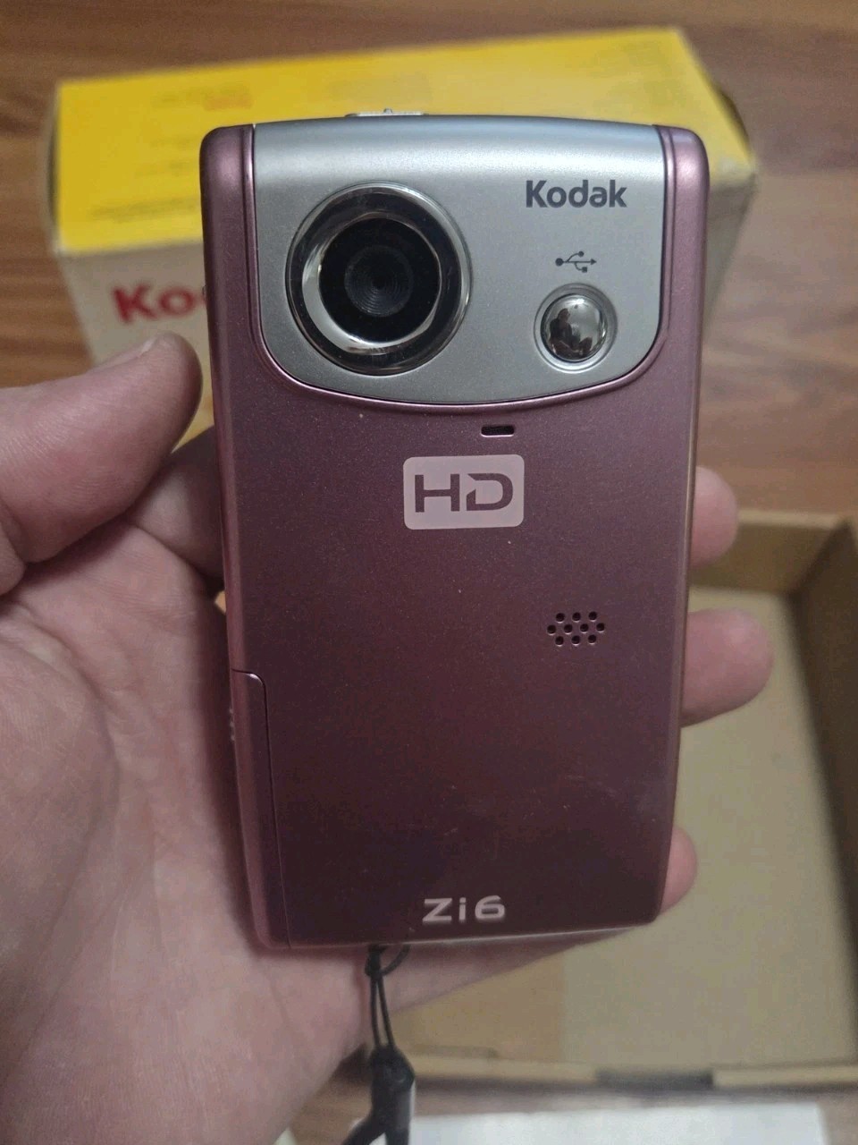 Kodak Zi6 HD Pocket Video Camera Camcorder Complete in Box Tested Works SD Card