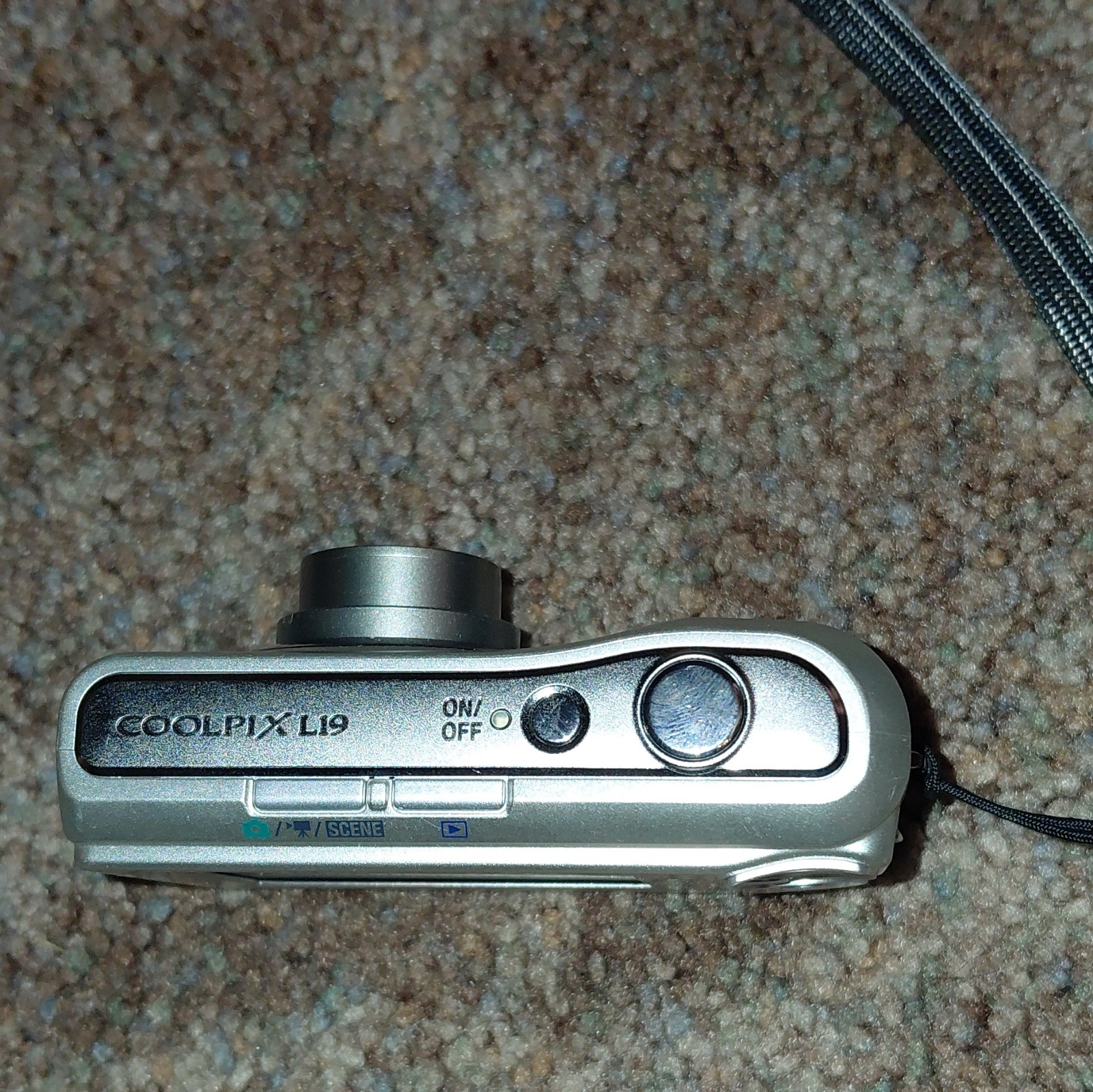 Nikon COOLPIX L19 8MP Compact Camera 3.6x Zoom 2.7in LCD Silver