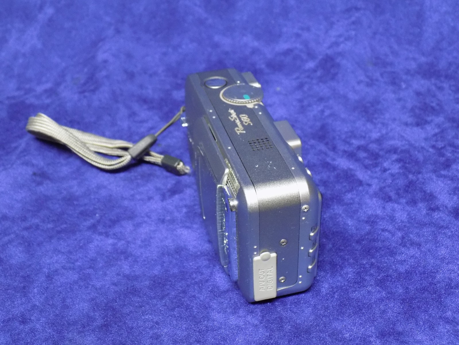 CANON POWERSHOT S60 DIGITAL CAMERA 5.0MP 3.6x ZOOM UNTESTED