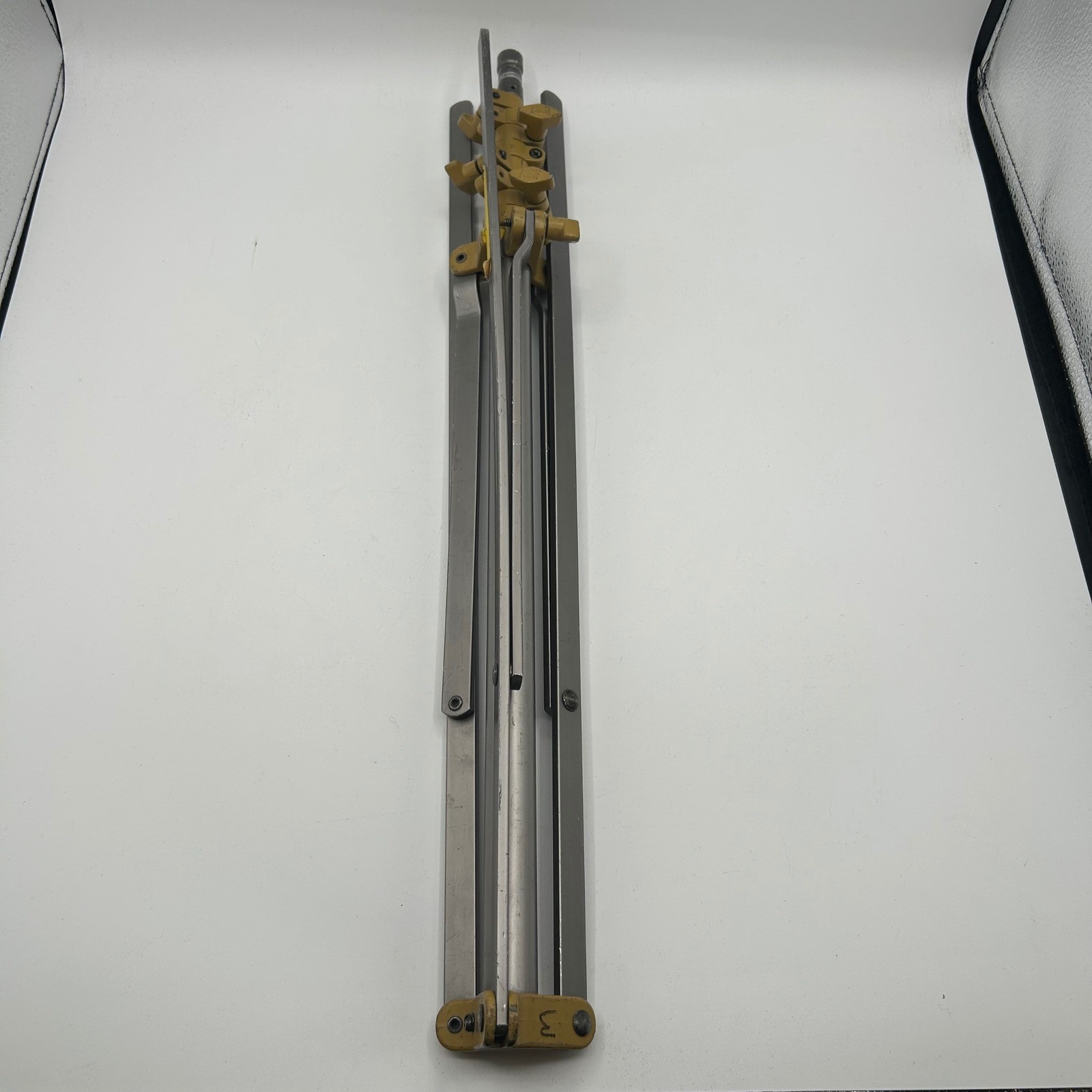 Lowel Omni-Stand Light Stand – See pictures