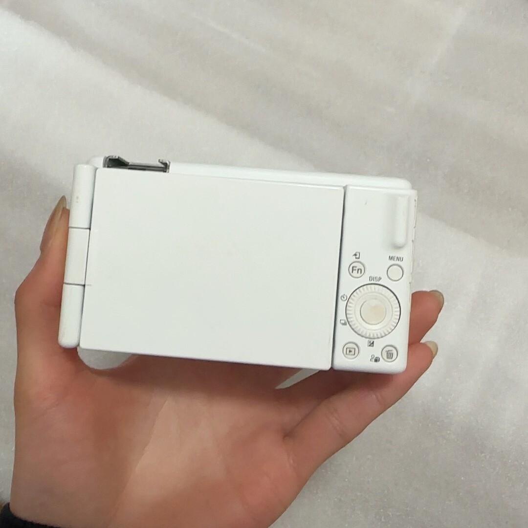 Sony ZV-1F 20.1MP 4K Video Recording f/2 Vlogging Compact Digital Camera – White