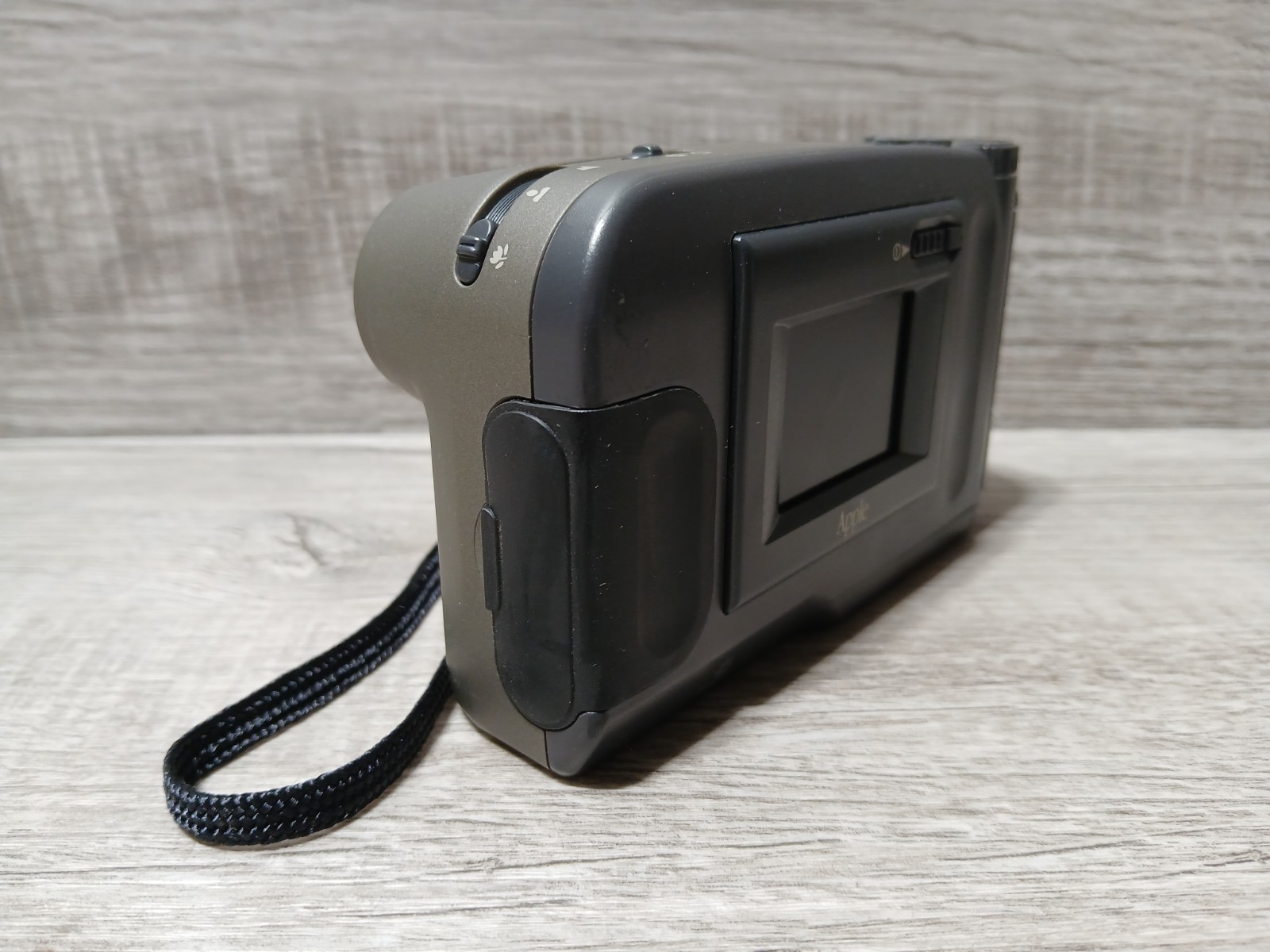 (MINT) Apple QuickTake 200 Point & Shoot Digital Camera Gray LCD