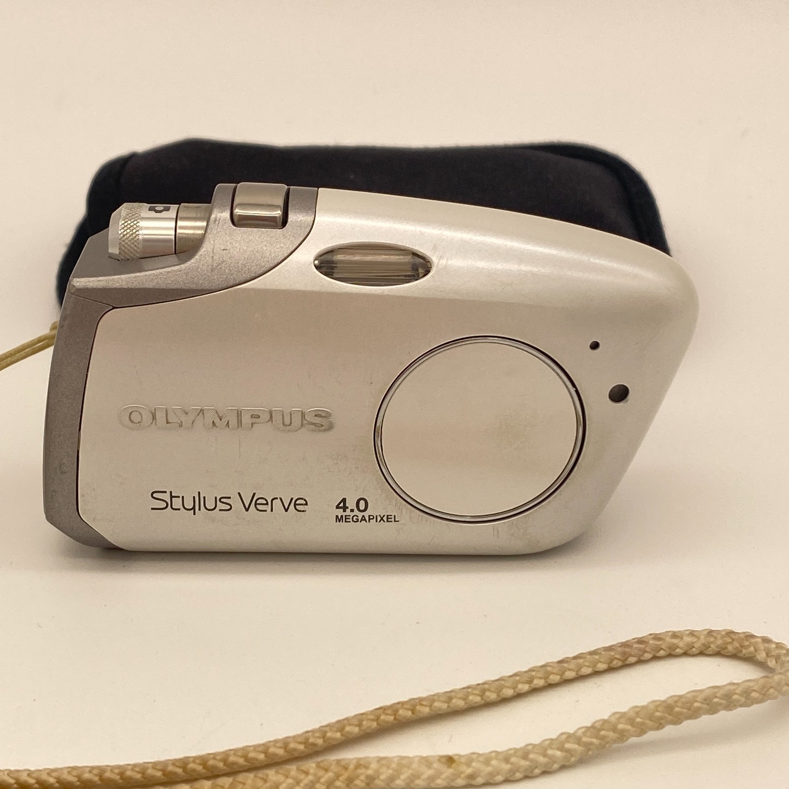 Olympus Stylus Verve 4MP Digital Camera- Shimmery White TESTED WORKS COMPLETE